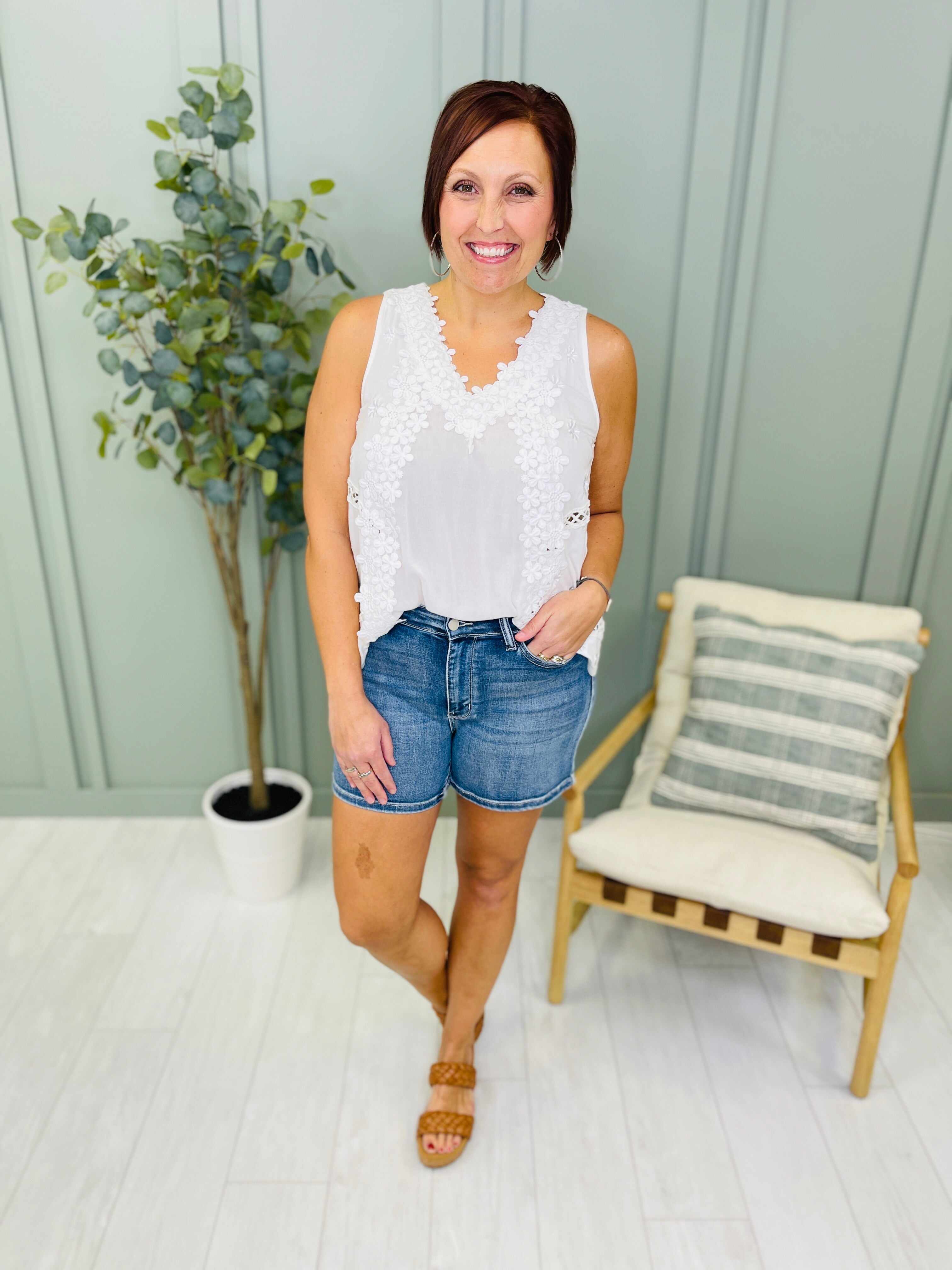 REG/CURVY Made You Look Shorts