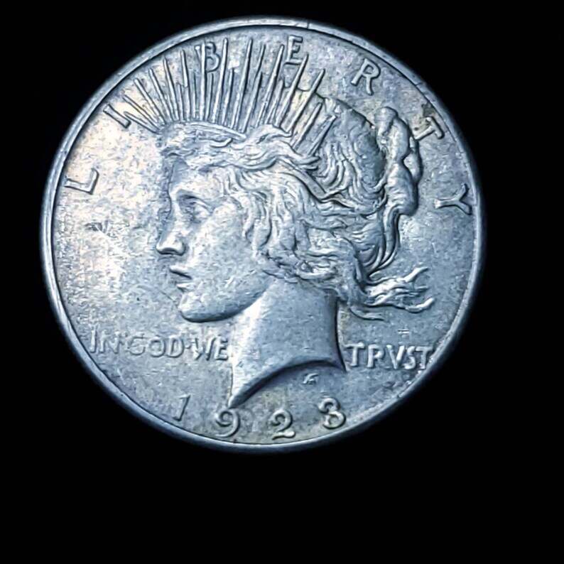 1923 S  Silver Peace Dollar !  XF/ AU - Key date Lot#  133