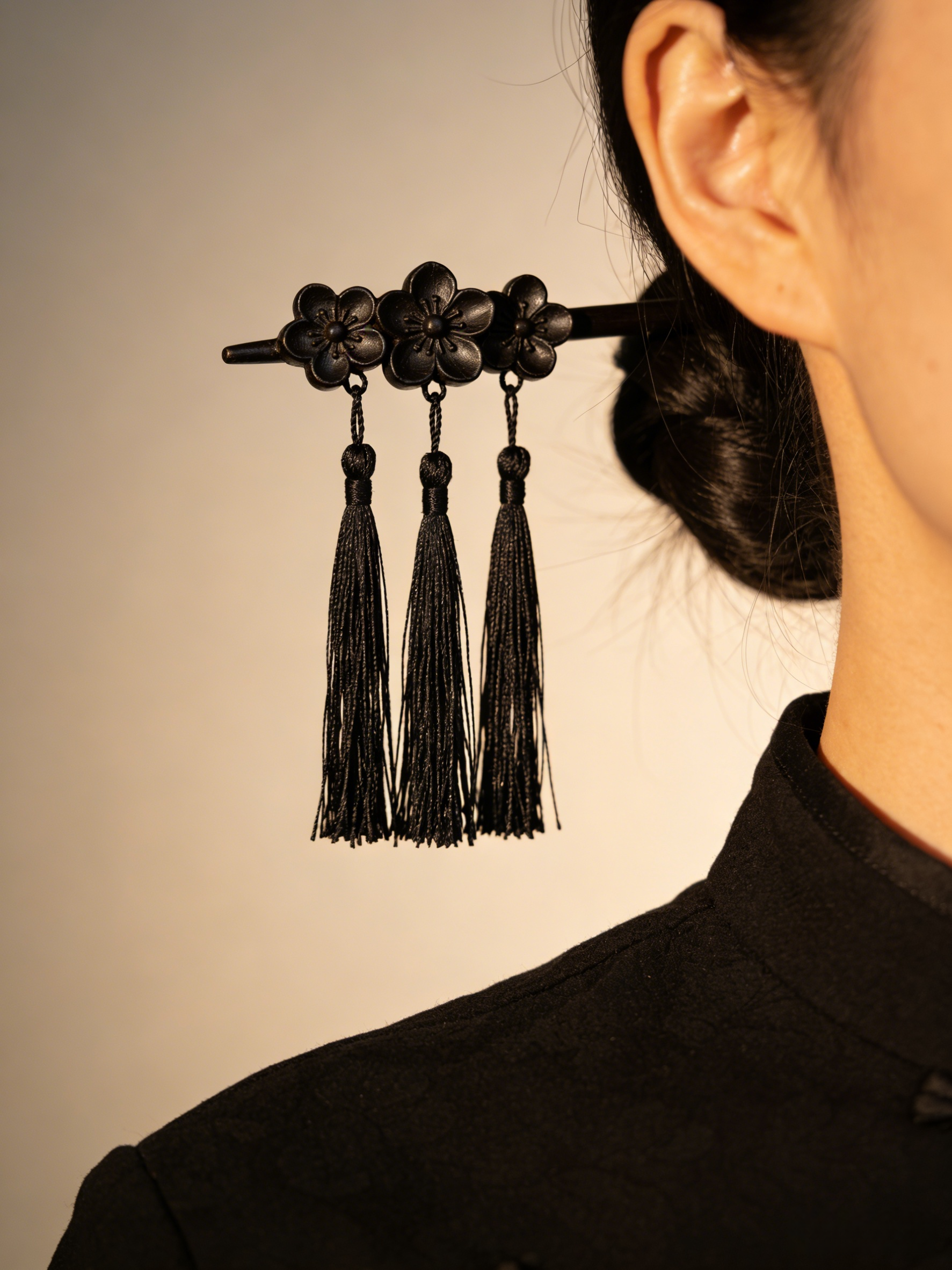 Handmade Black Wooden Three Plum Blossoms Tassel Hairpin