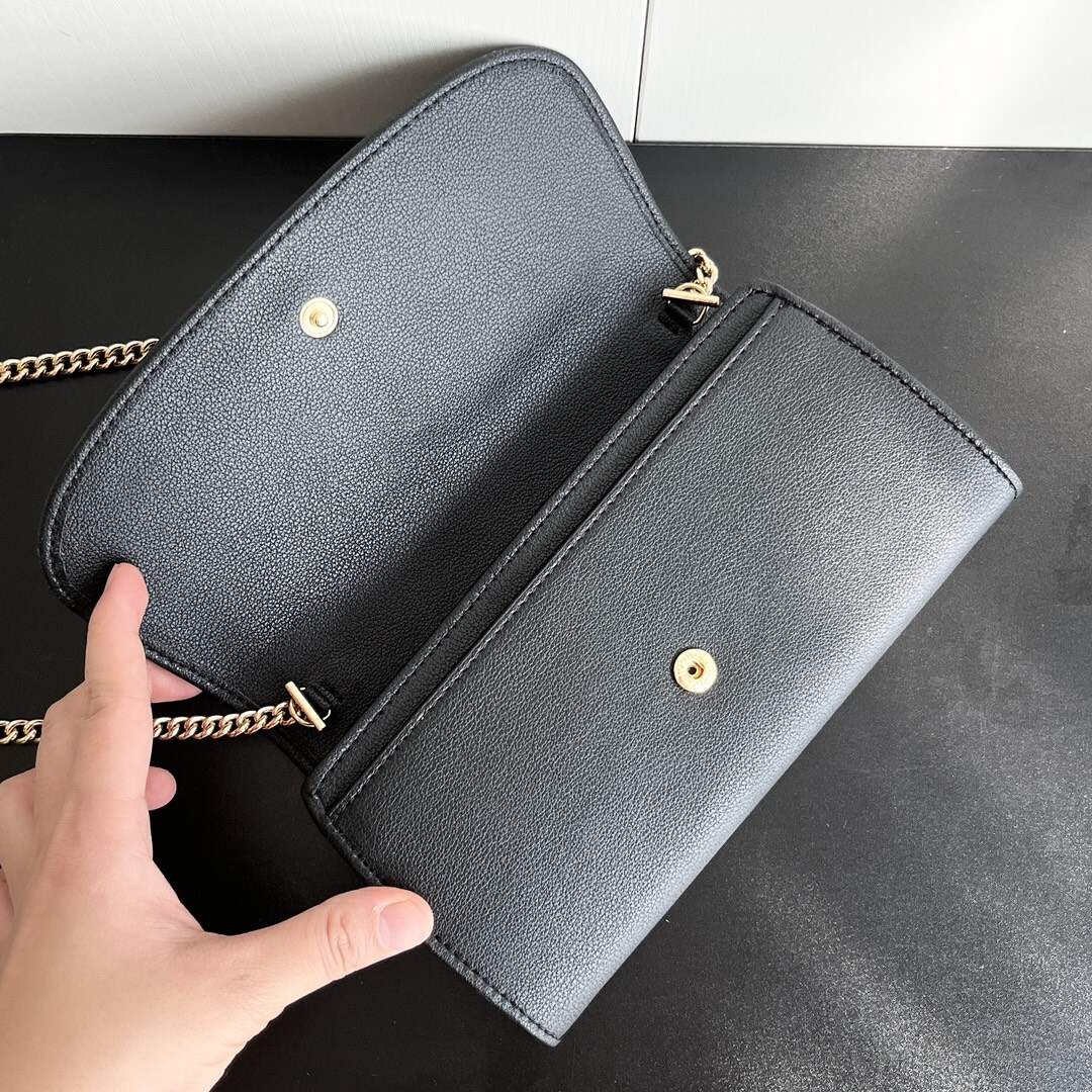 Gucci Blondie bag with classic design black