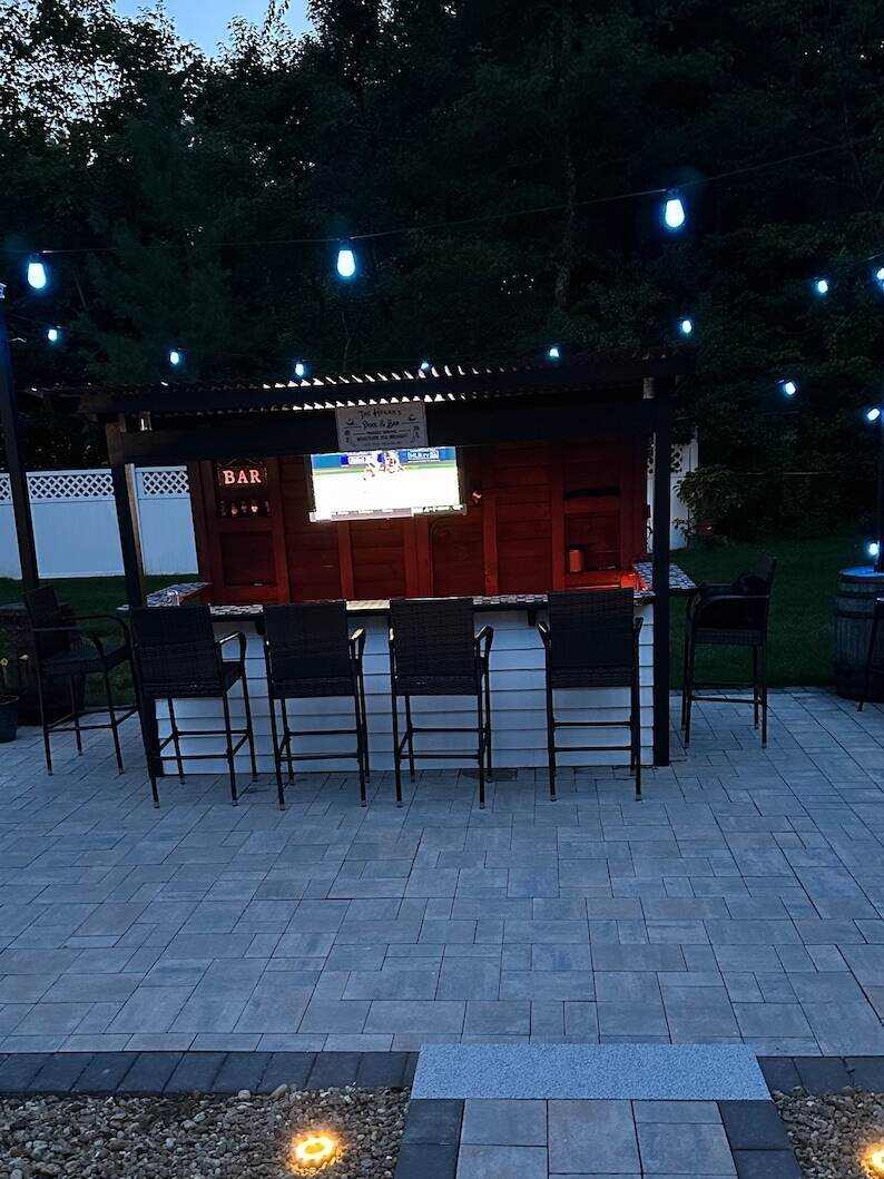 Bars To Yards US outdoor bar, patio, poolside bar, backyard fun, beer, family fun, tavern, sports bar, summer, patio furniture, garden fun,
