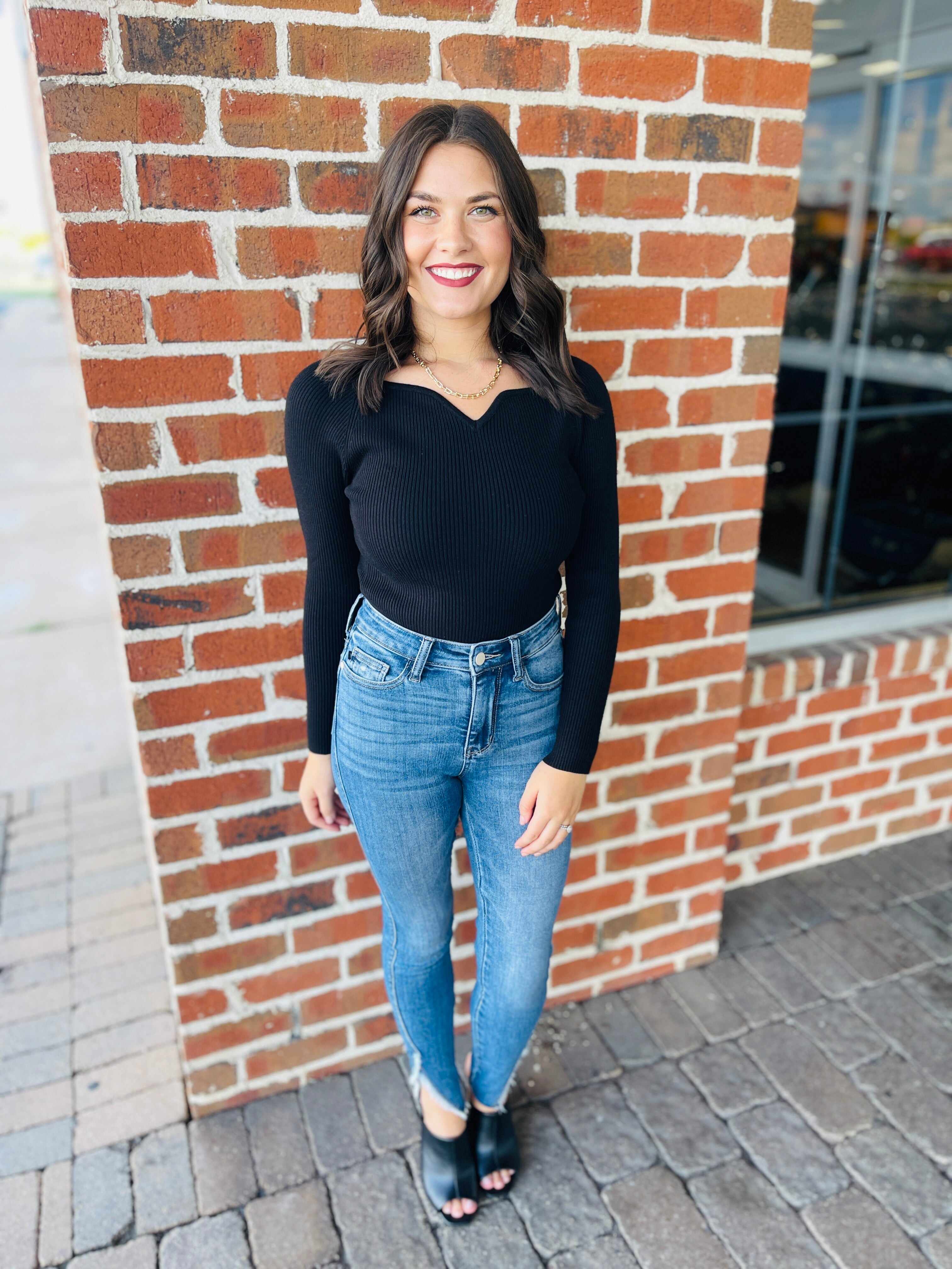 Plus/Reg Slay The Fray Hem Skinny Jeans