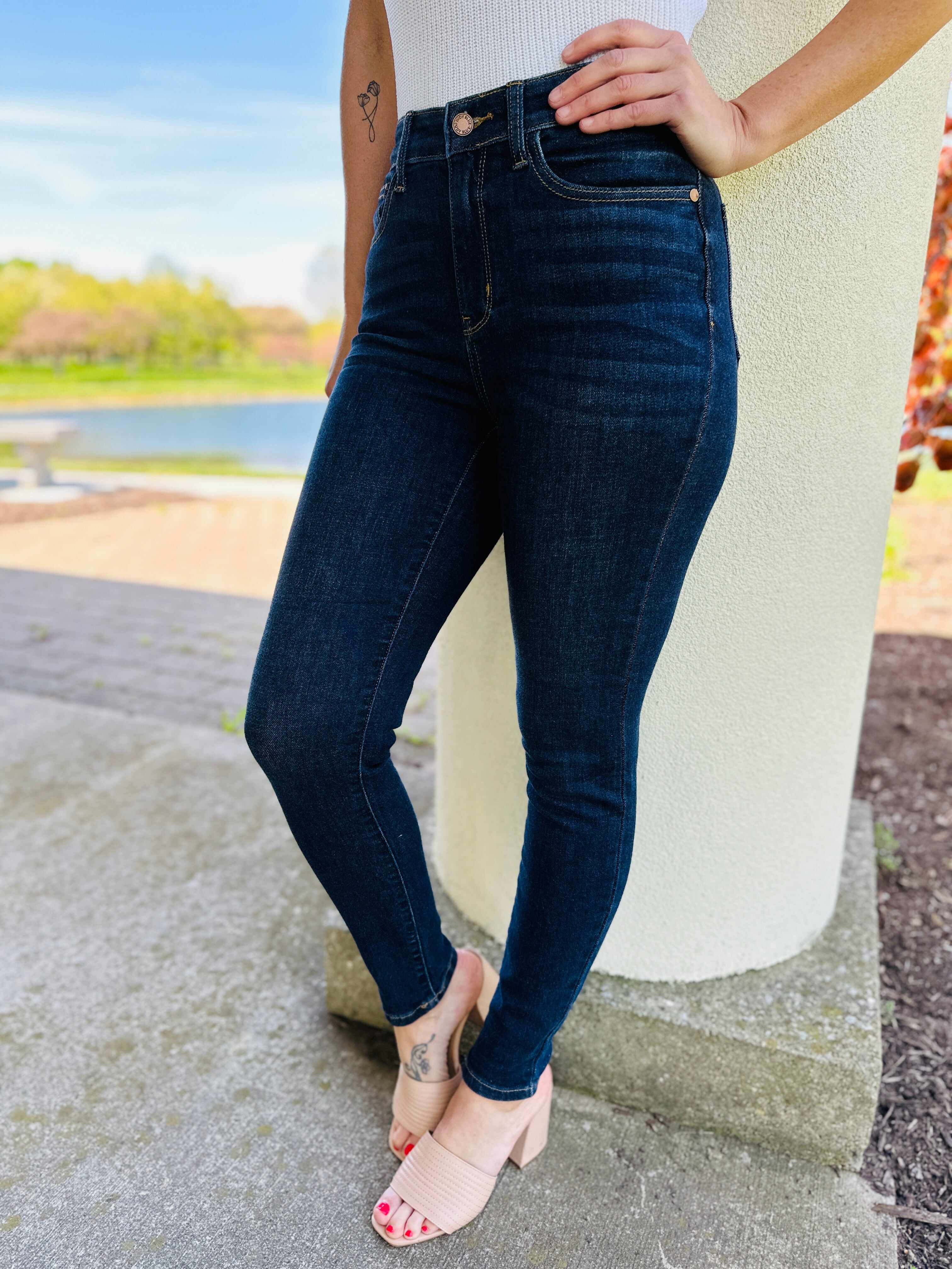Restock! BEST SELLER! PLUS/REG The Holy Grail of Nondistressed Skinny Jeans