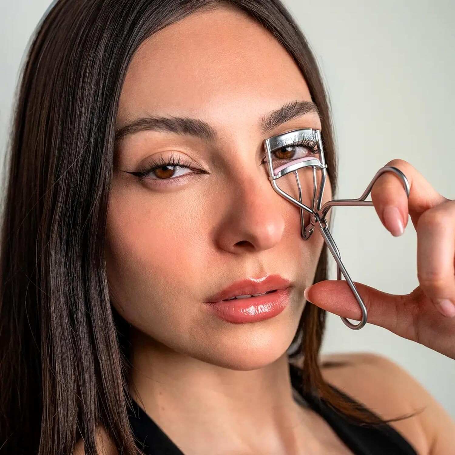 Extra Wide Opening Eyelash Curler for Straight & Rebellious Lashes, Adapts to Any Eye Shape, Includes 2 Silicone Refills