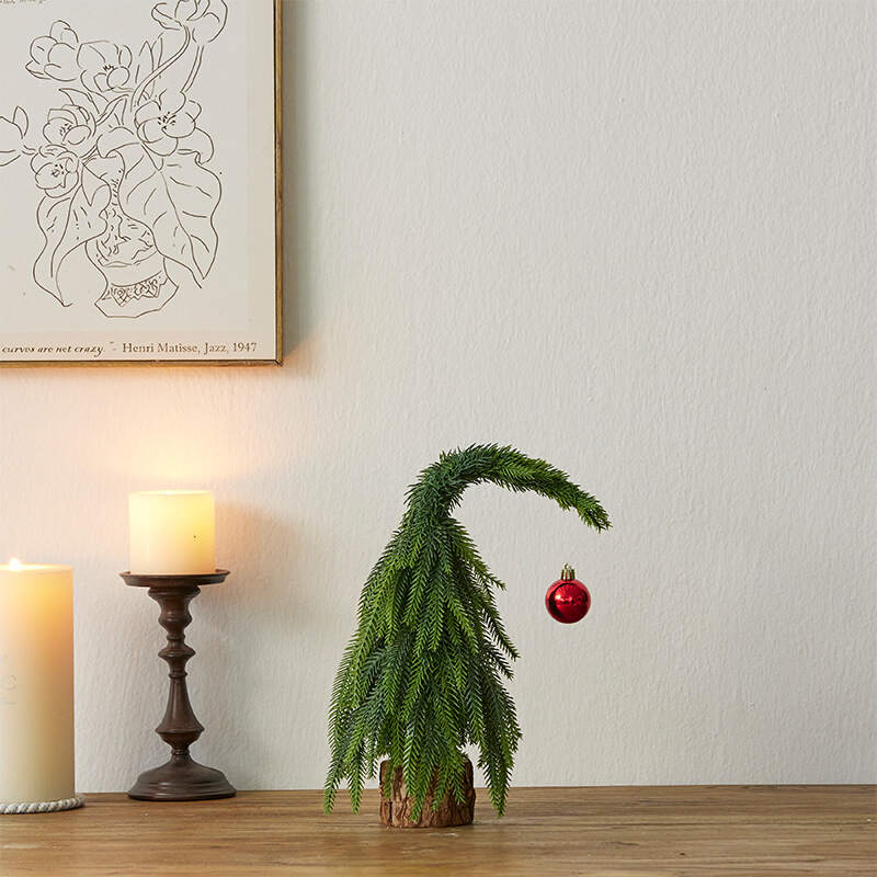 Crooked Neck Christmas Leaves Nobelson Home Small Desktop Ornament
