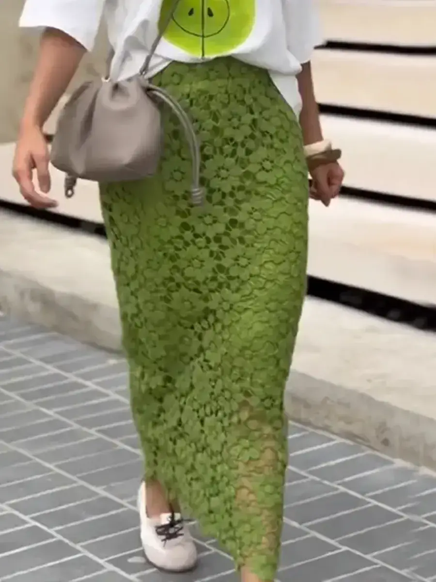 🔥Summer Arrivals🌟Women's Elegant Hollow-out Lace Slim-fit Skirt