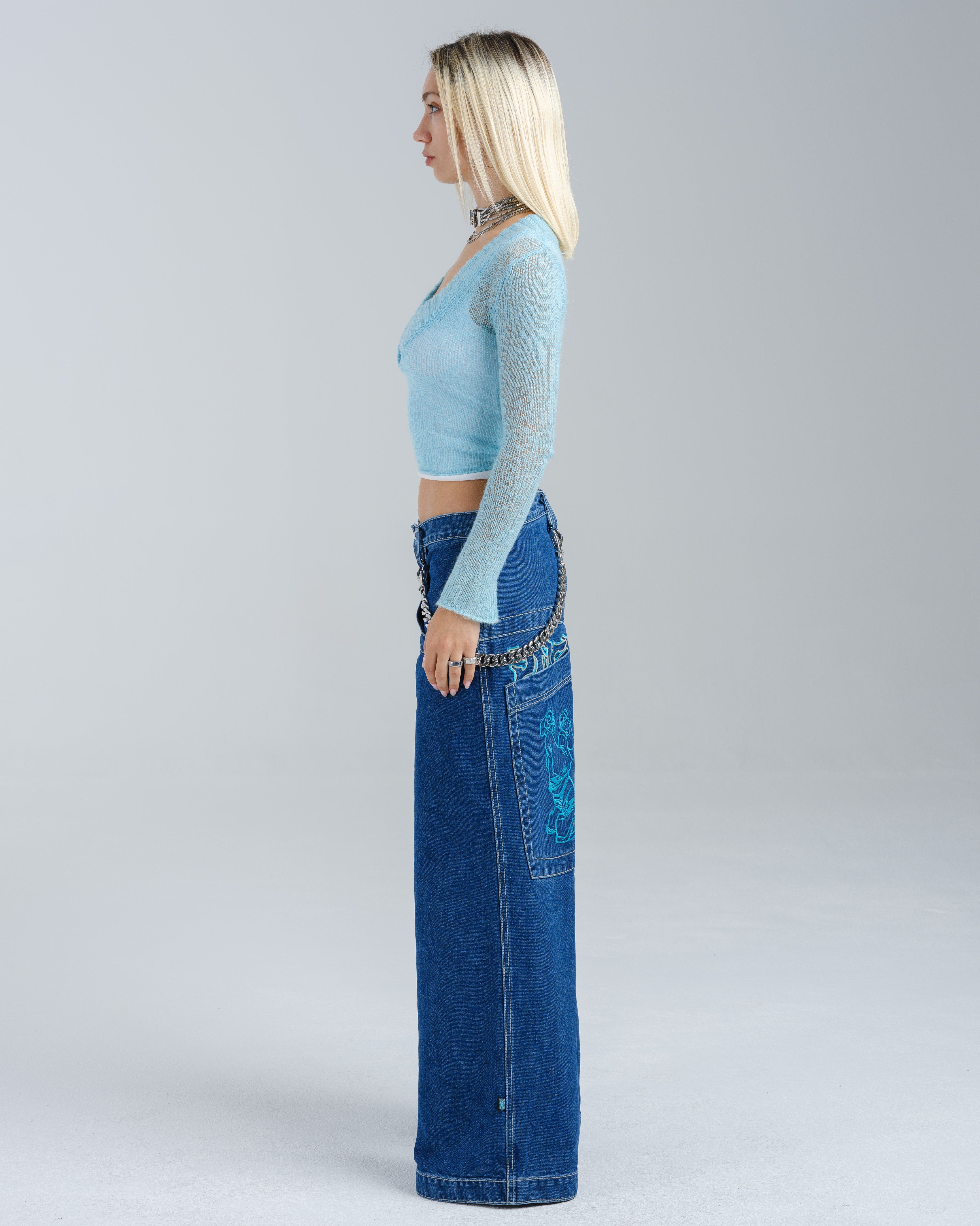 W Artistical Uprising. 26