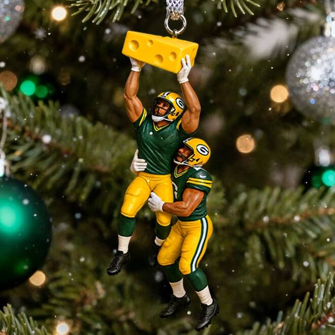 🏈🧀 Packers Victory High-Five Ornament