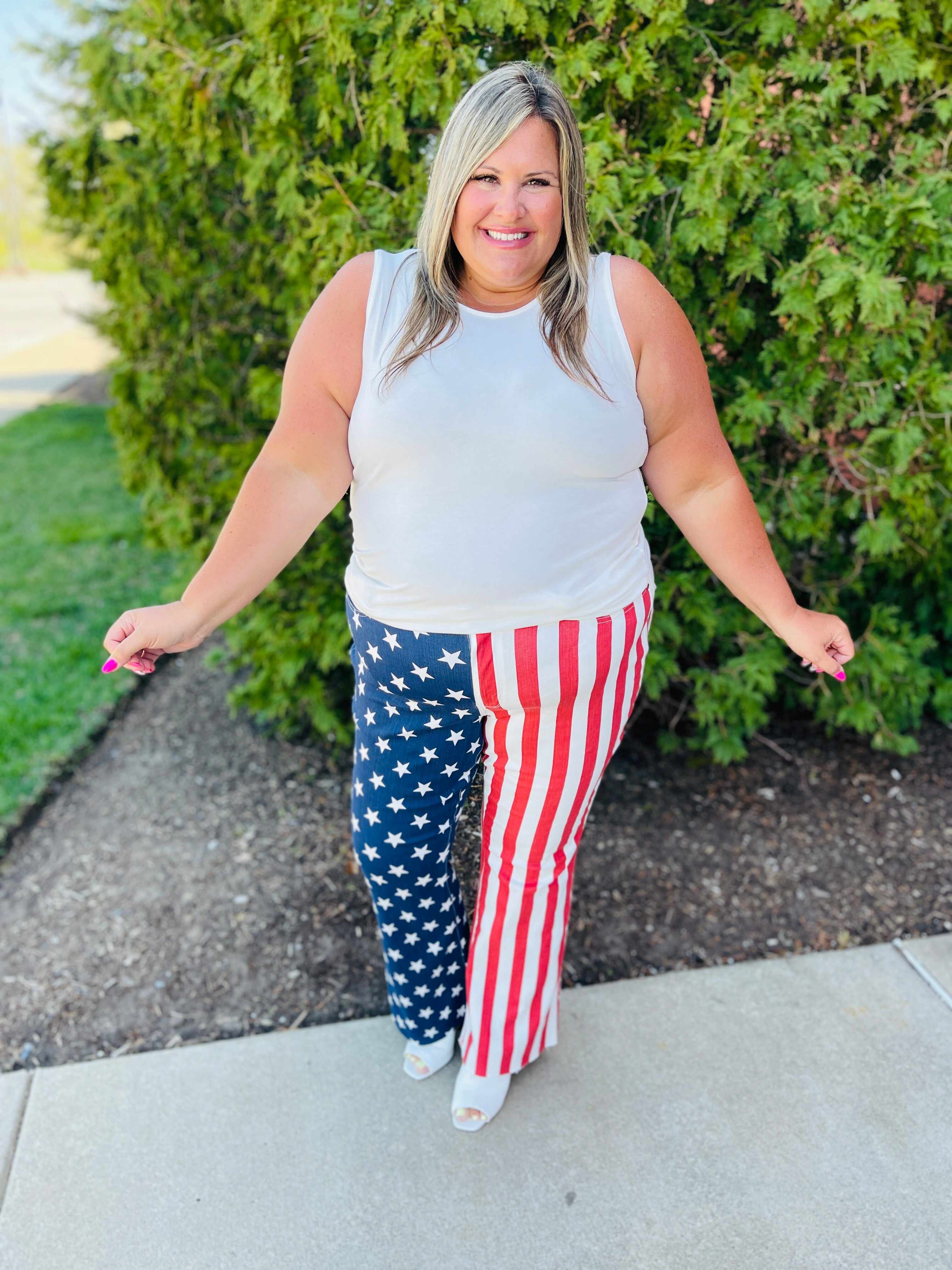 REG/CURVY Star Spangled Babe Flare Jeans