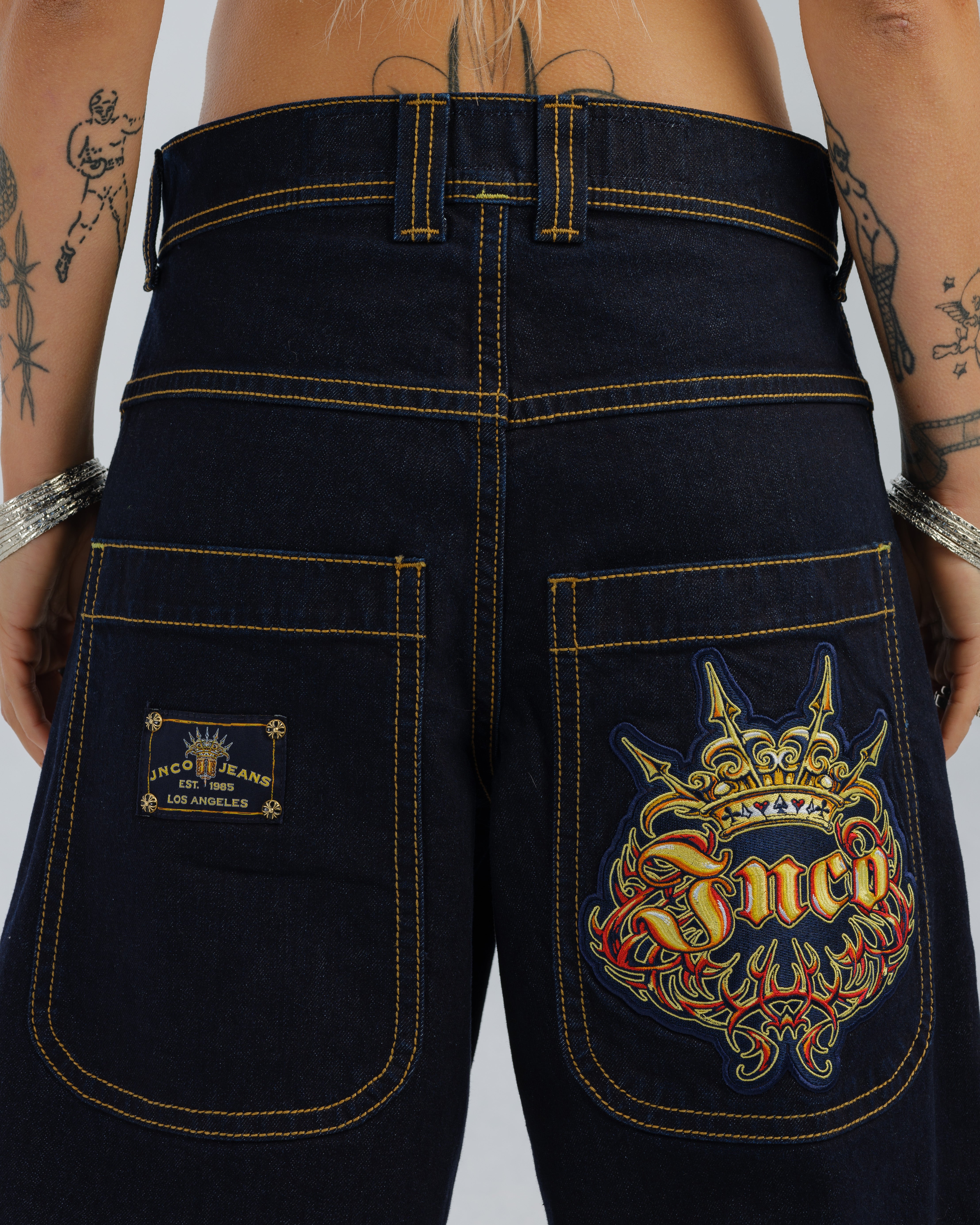 W1101 Royal Twin. 26