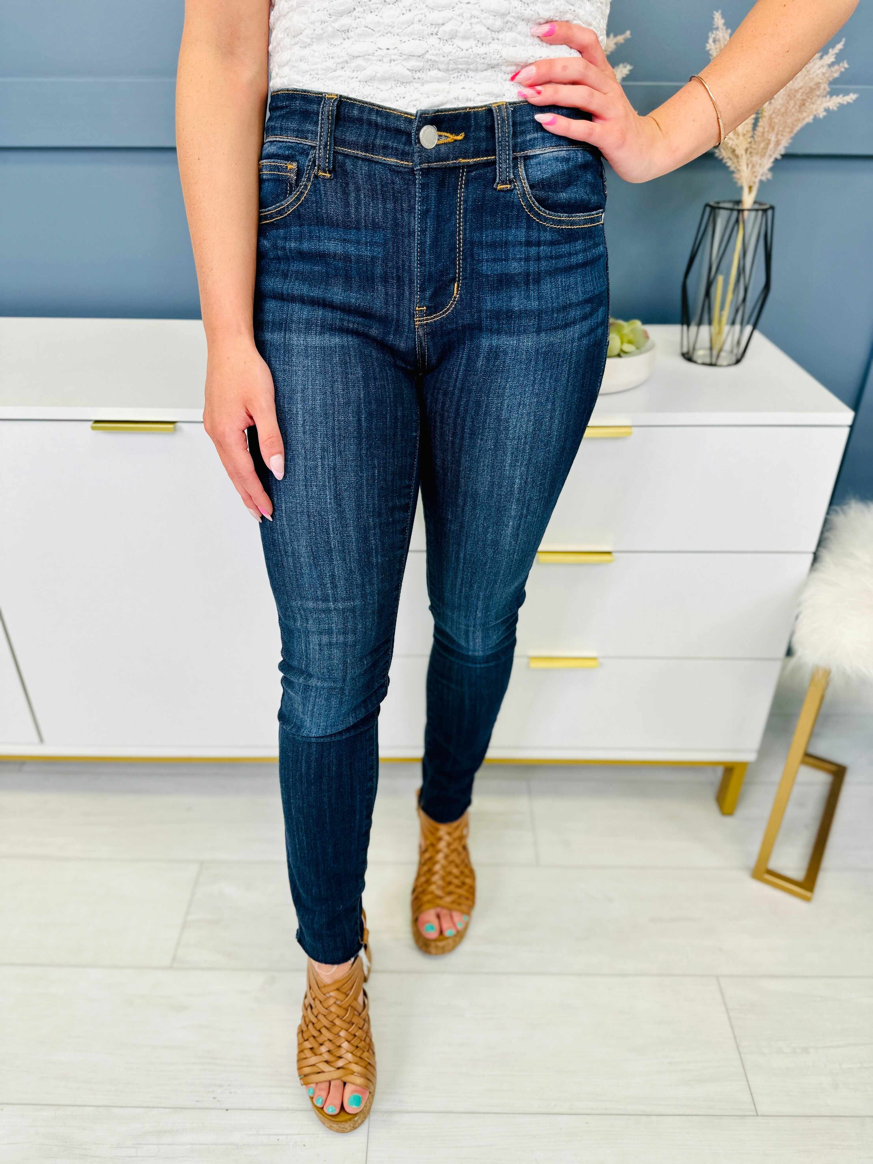 FIFTH RESTOCK! BEST SELLER!  Mid Rise REG/CURVY Work For The Weekend Skinny Jeans