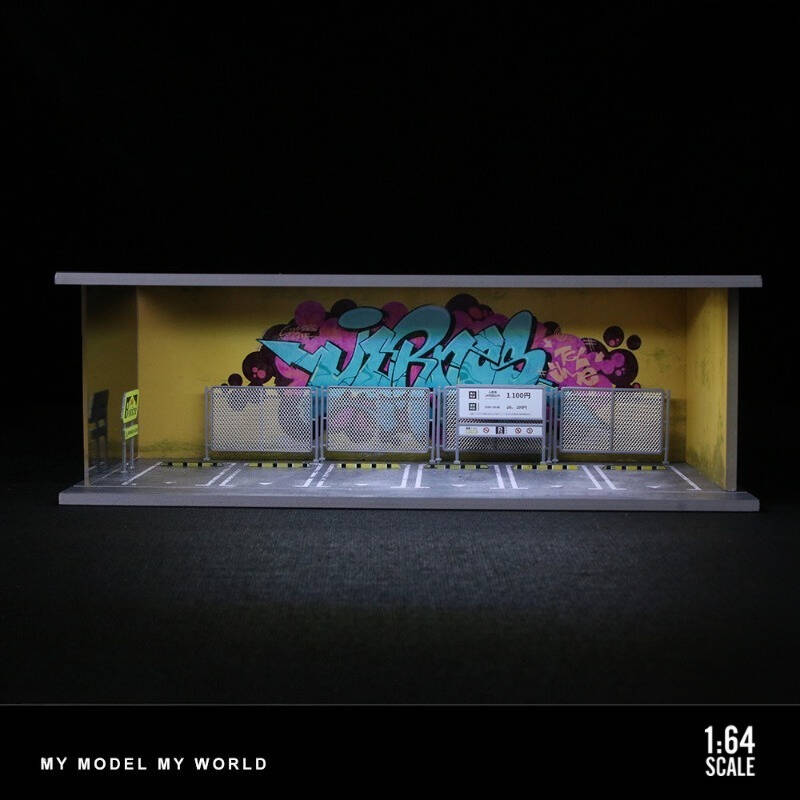 1:64 Scale Urban Street Scene Diorama Display Case – Industrial Roadside Setting for Diecast Cars