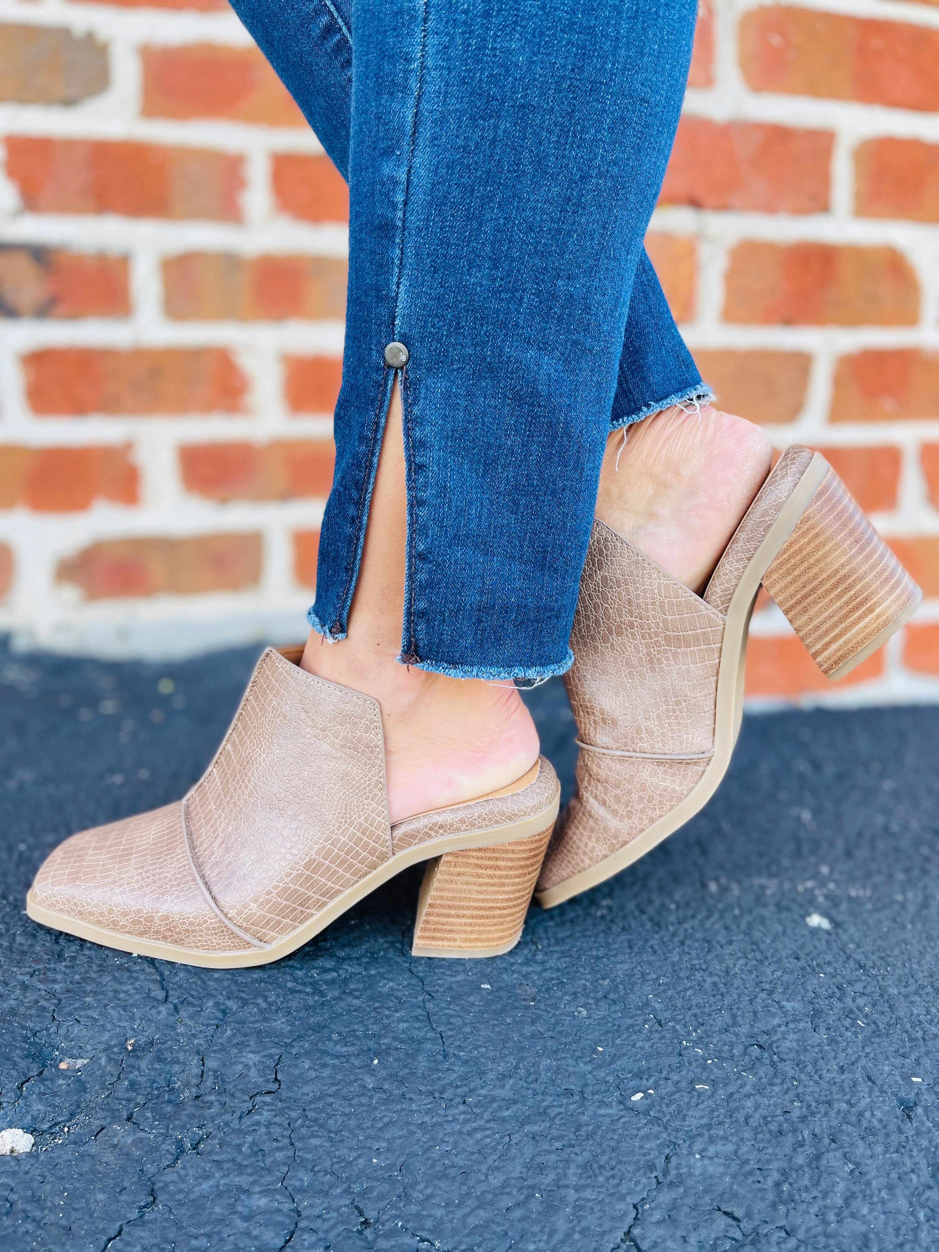 Plus/Reg Always On Your Side Slit Skinny Jeans