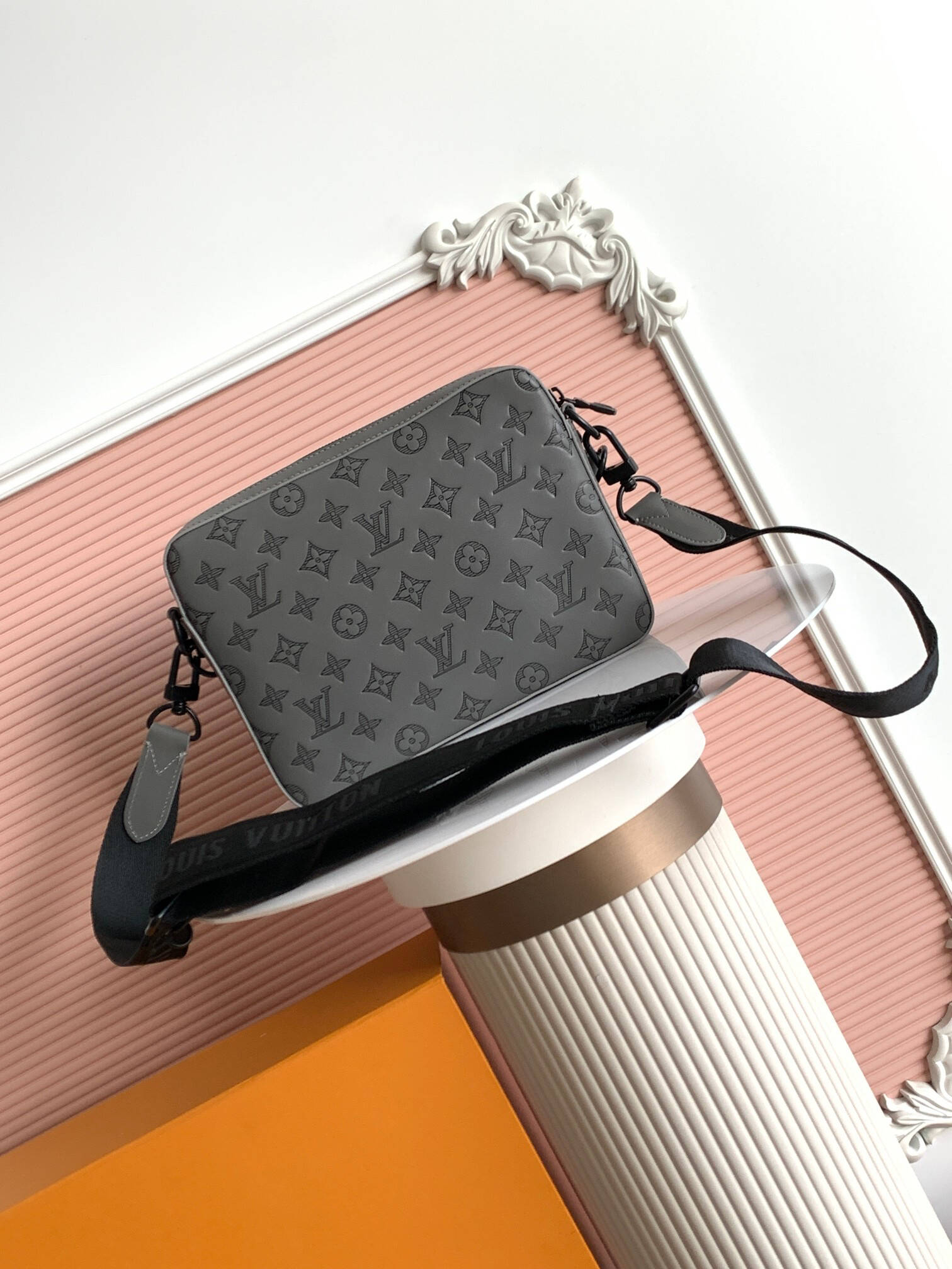 MB 2026 GREY MESSENGER BAG