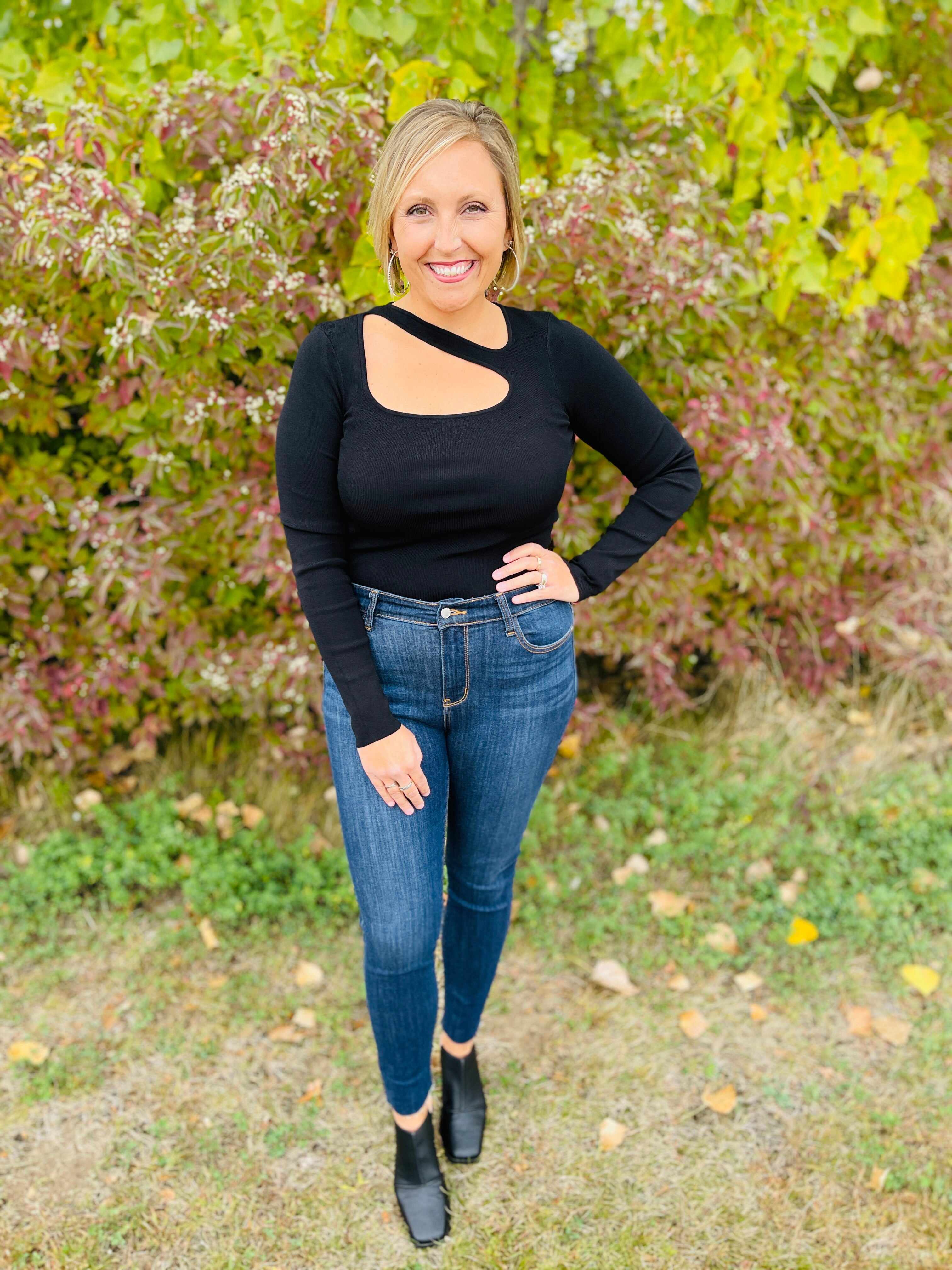 FIFTH RESTOCK! BEST SELLER!  Mid Rise REG/CURVY Work For The Weekend Skinny Jeans