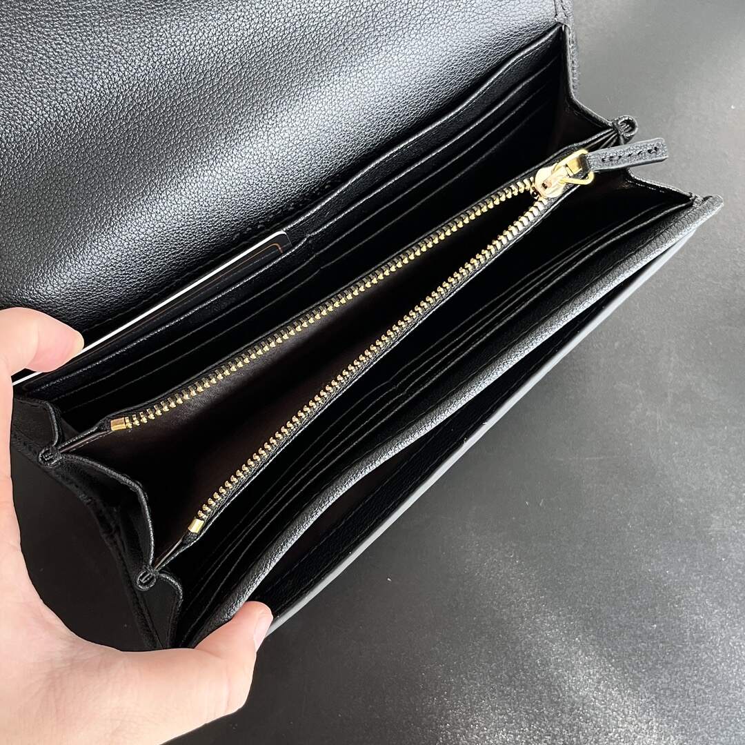 Gucci Blondie bag with classic design black