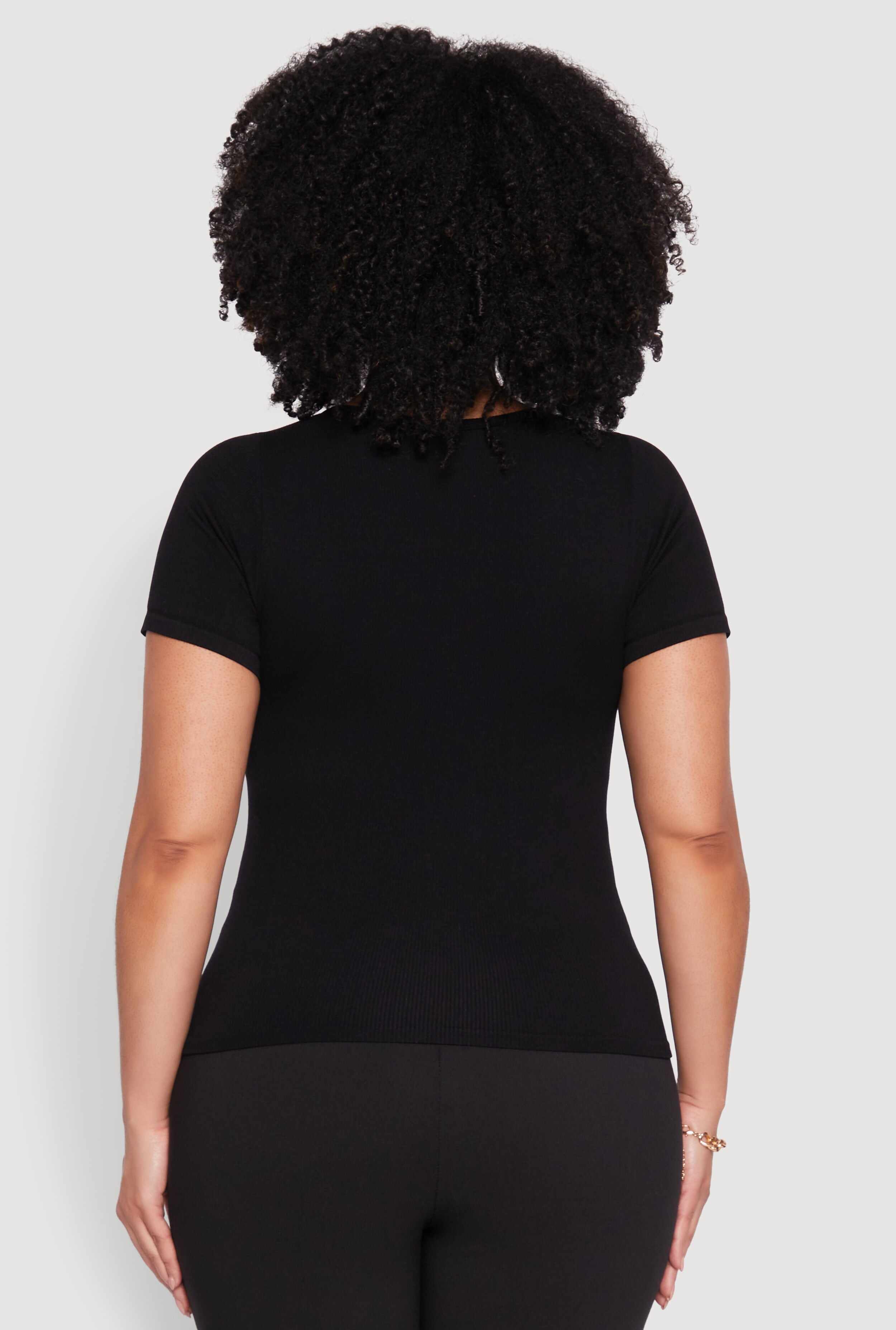 Plus Size Seamless Rib Knit Chain Keyhole Tee