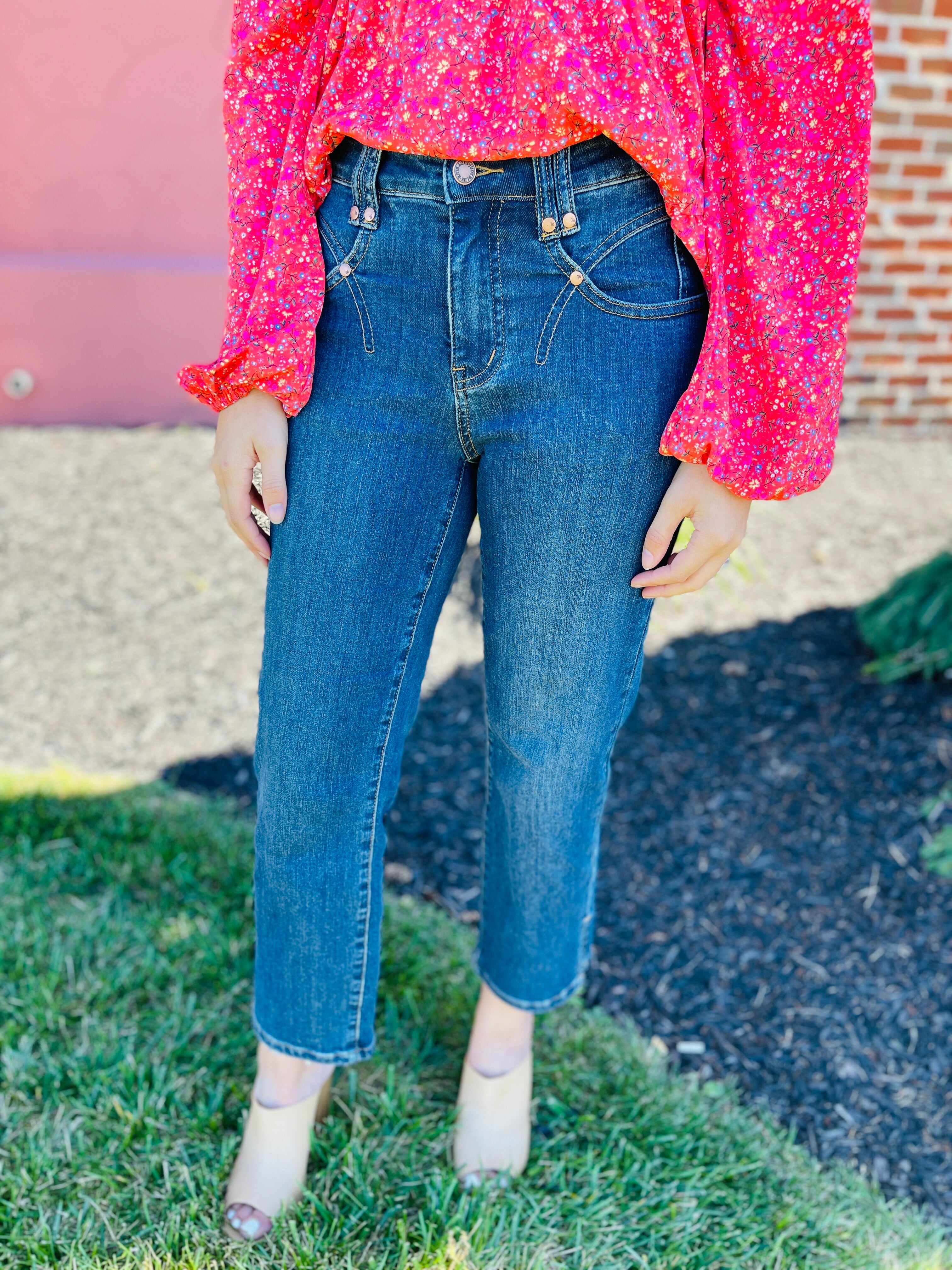 Plus/Reg Tell It To Me Straight Leg Jeans