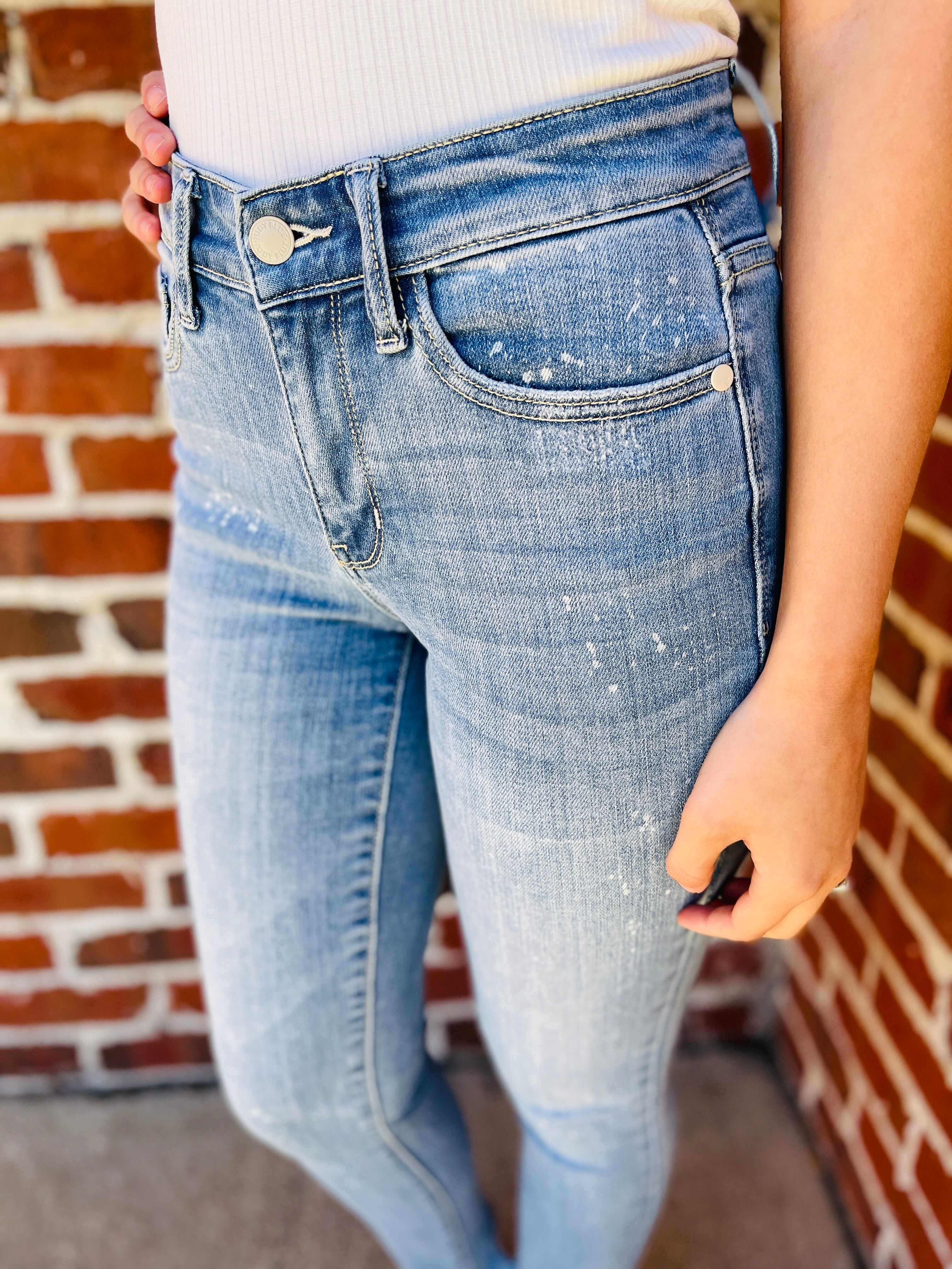 PLUS/REG Bad And Bleachy Bleached Shark Bite Hem Skinnies