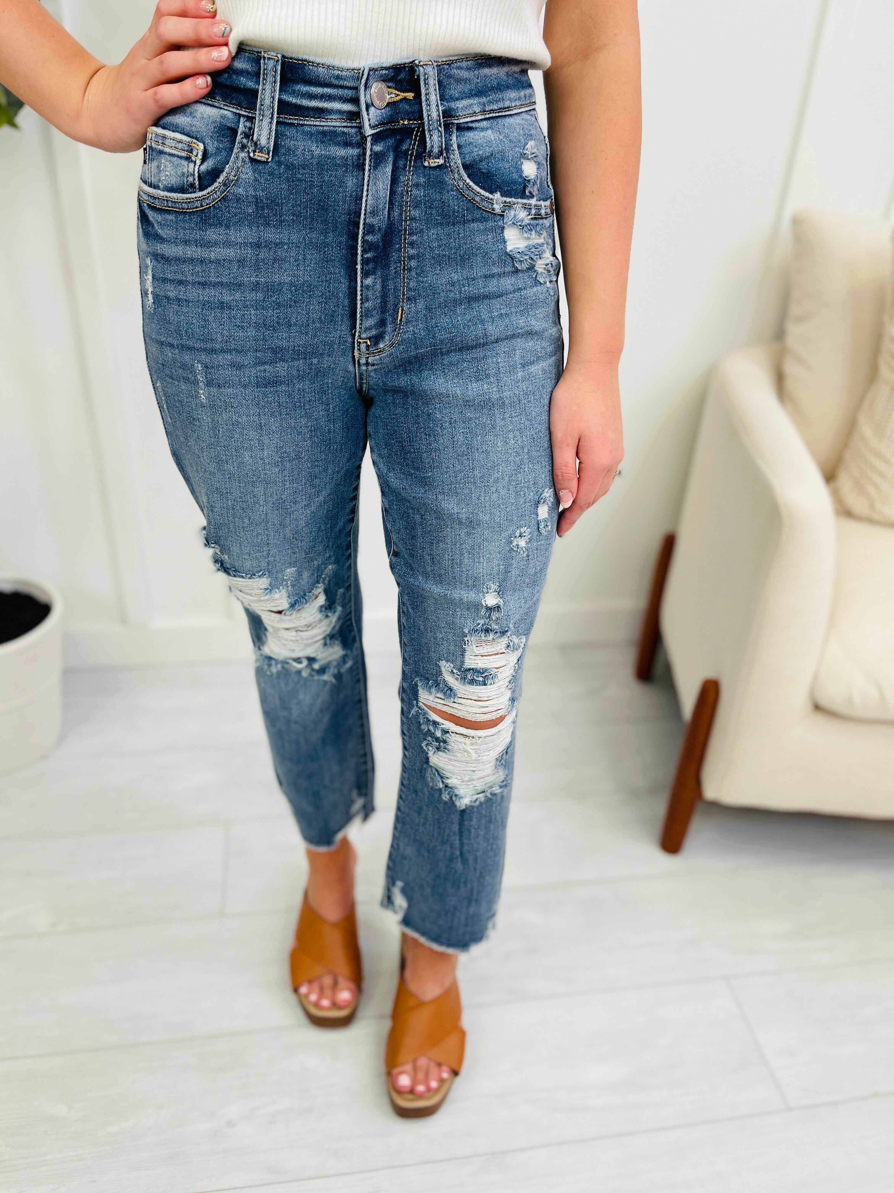 REG/CURVY Straight for the Heart Ankle Jeans