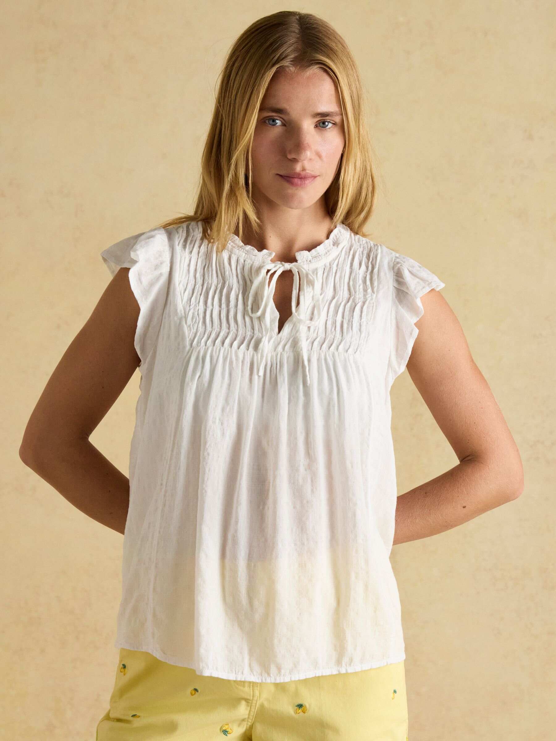 Nolan Black Sleeveless Smocked Blouse