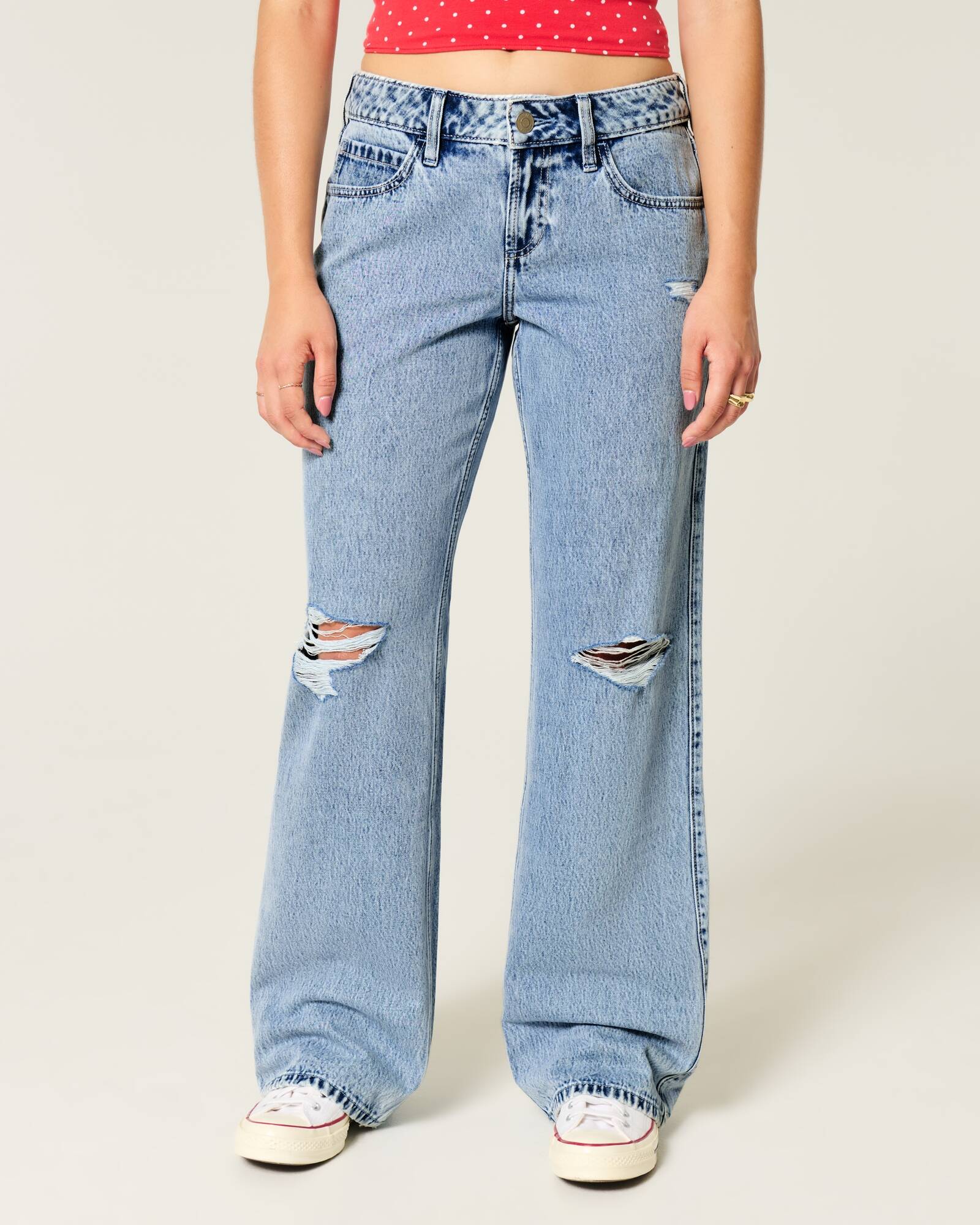 Curvy Low-Rise Light Wash Baggy Jeans