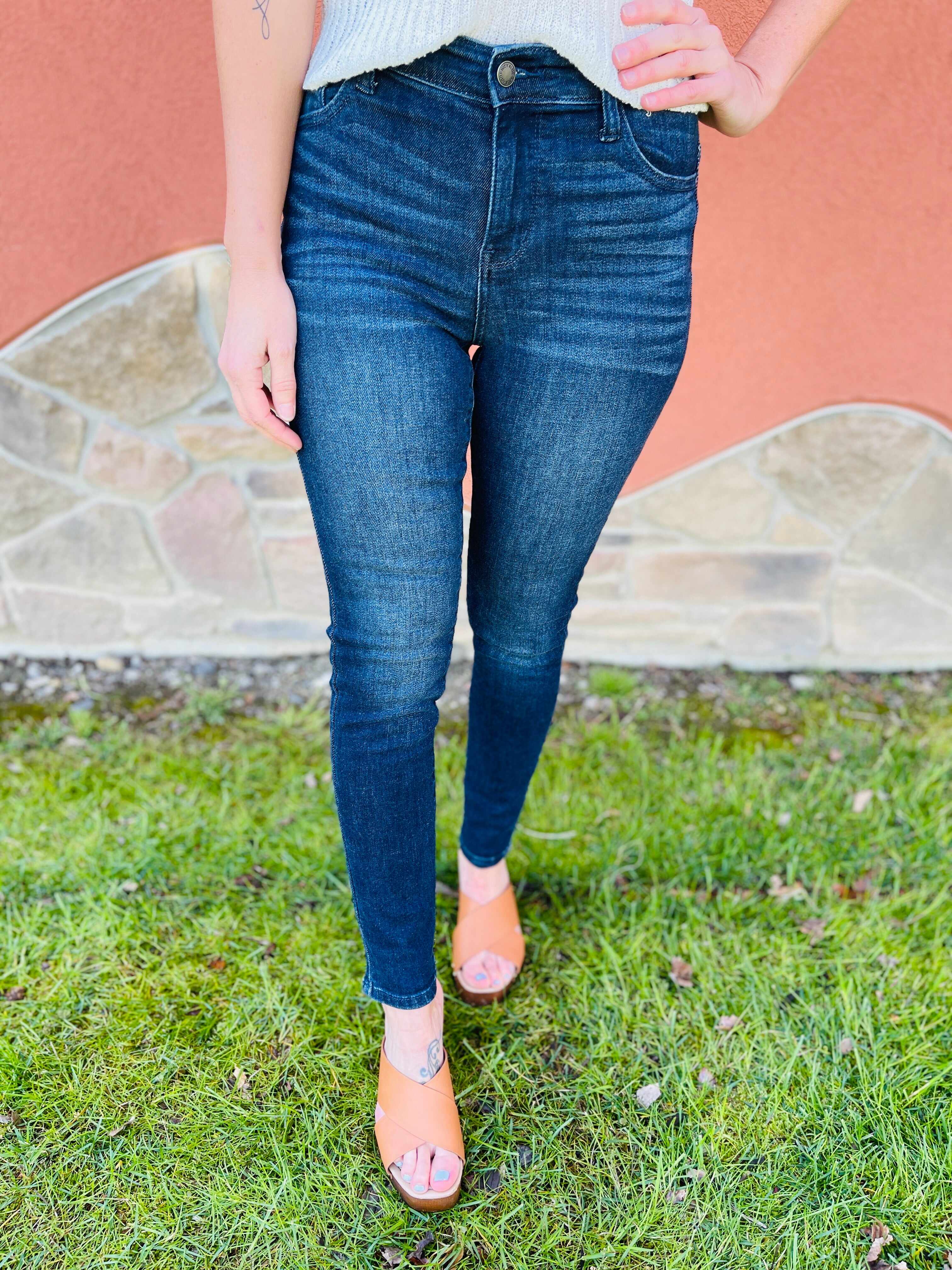 REG/CURVY Dreamland Midrise Skinny Jeans Best Selling