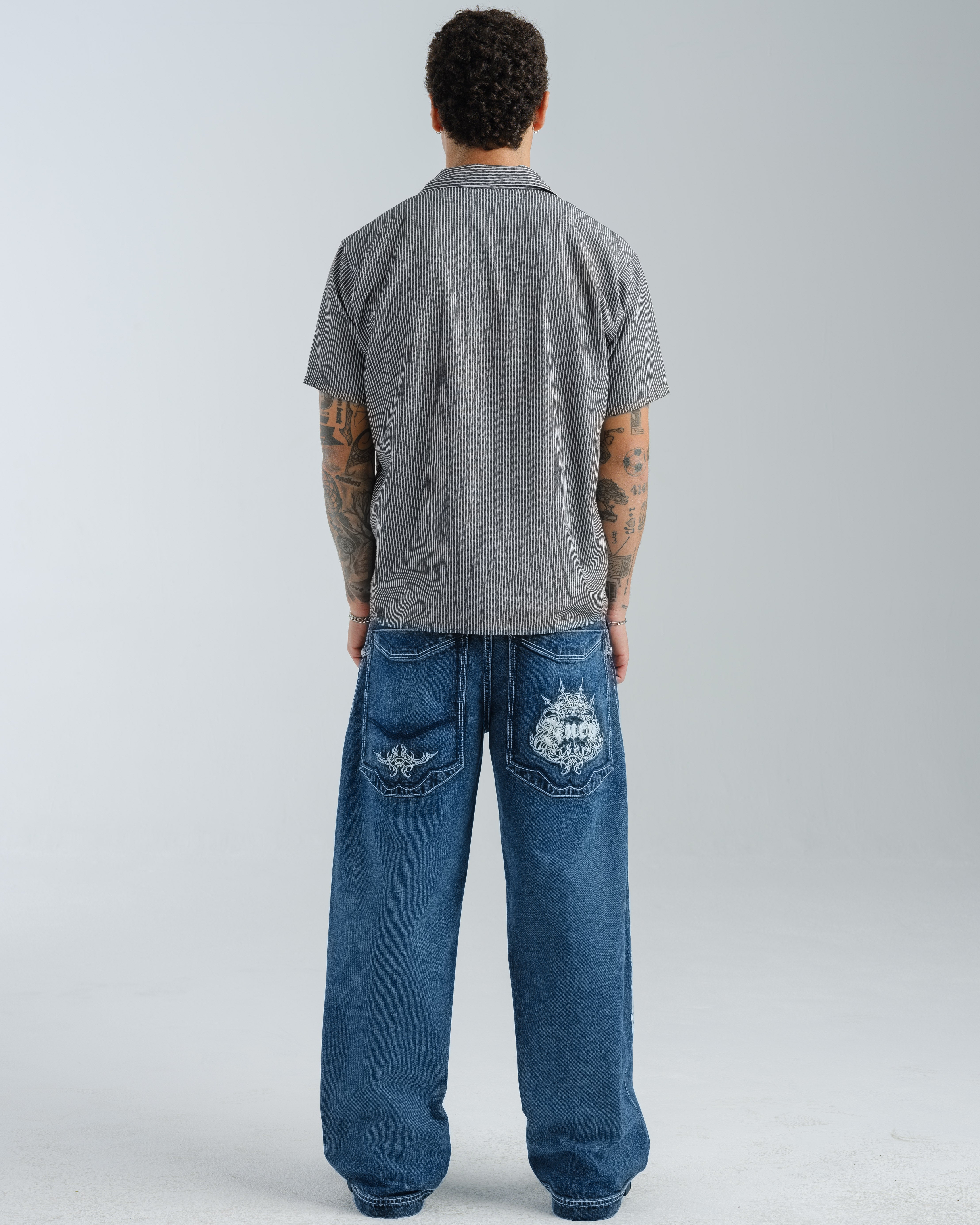 Majestik. 23