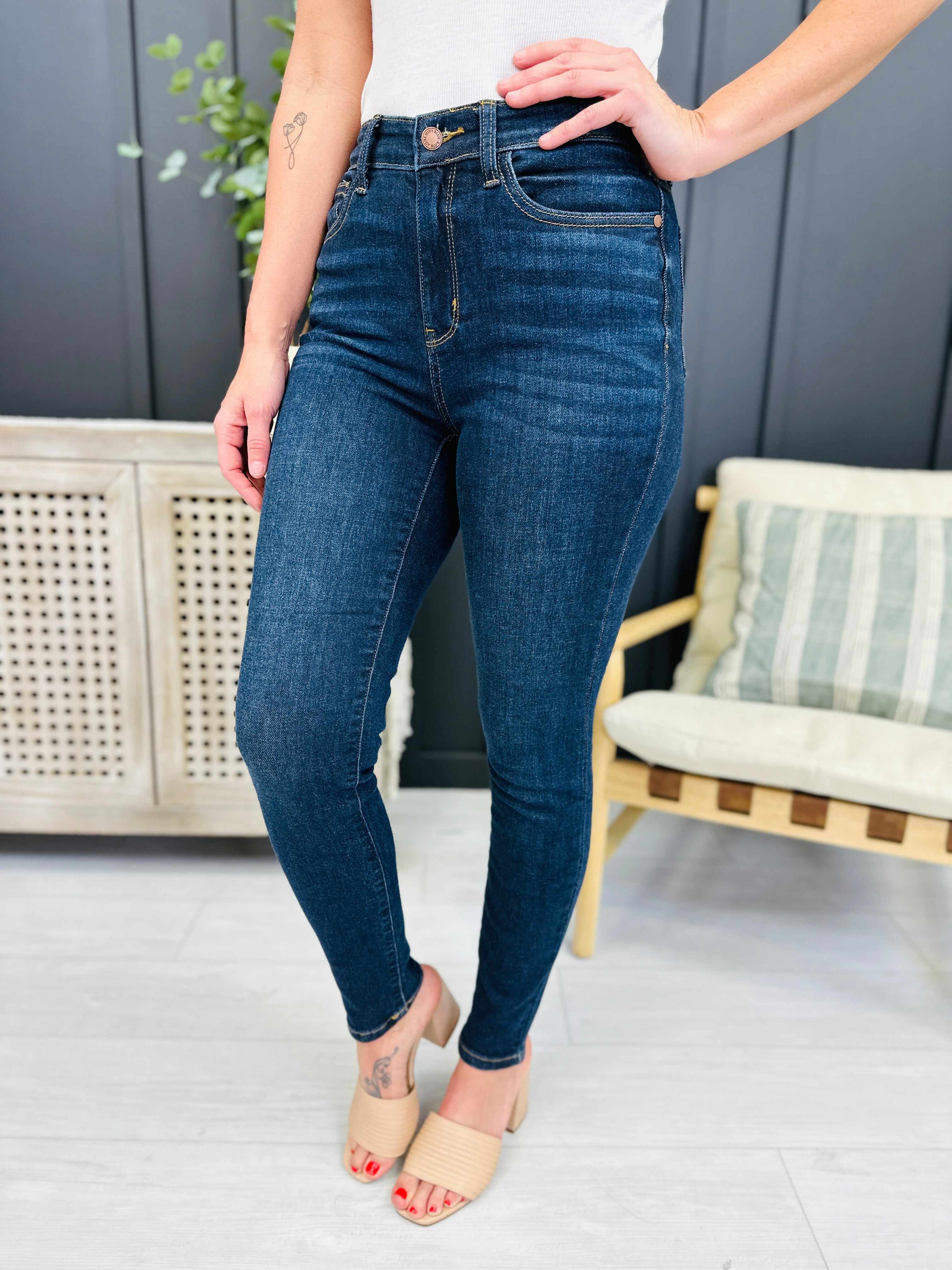 Restock! BEST SELLER! PLUS/REG The Holy Grail of Nondistressed Skinny Jeans