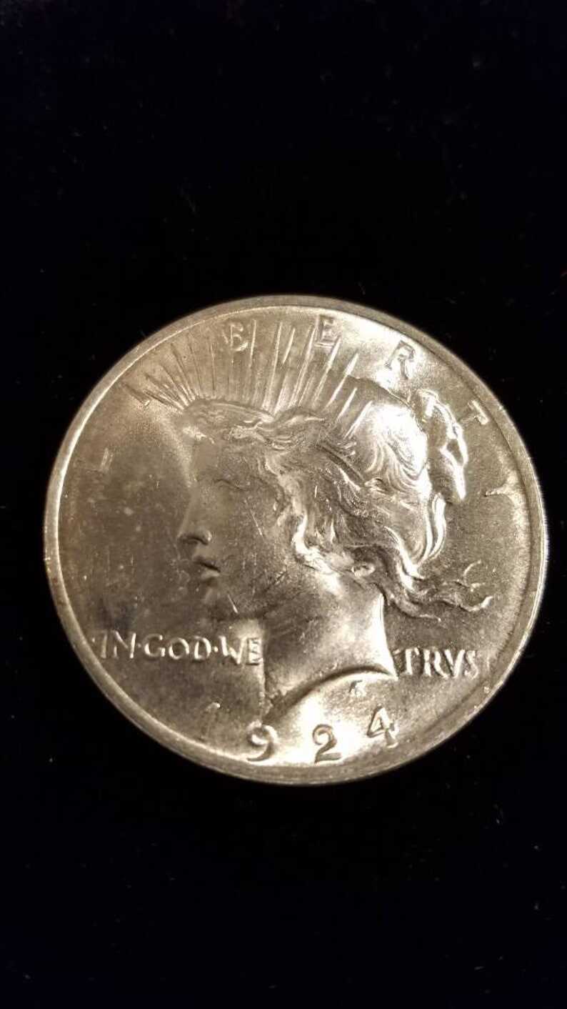 1924  Silver Peace Dollar BU   ! Lot# 773 Reg 69