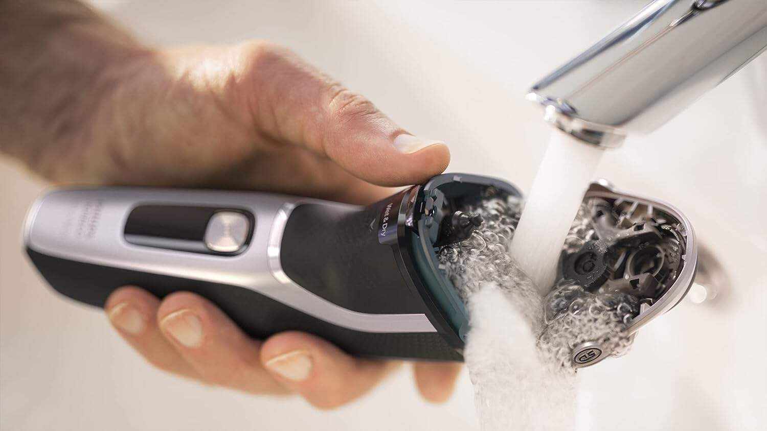 Philips Norelco Shaver 3800, Rechargeable Wet & Dry Shaver with Pop-up Trimmer, Charging Stand and Storage Pouch, Space Gray, S3311/85