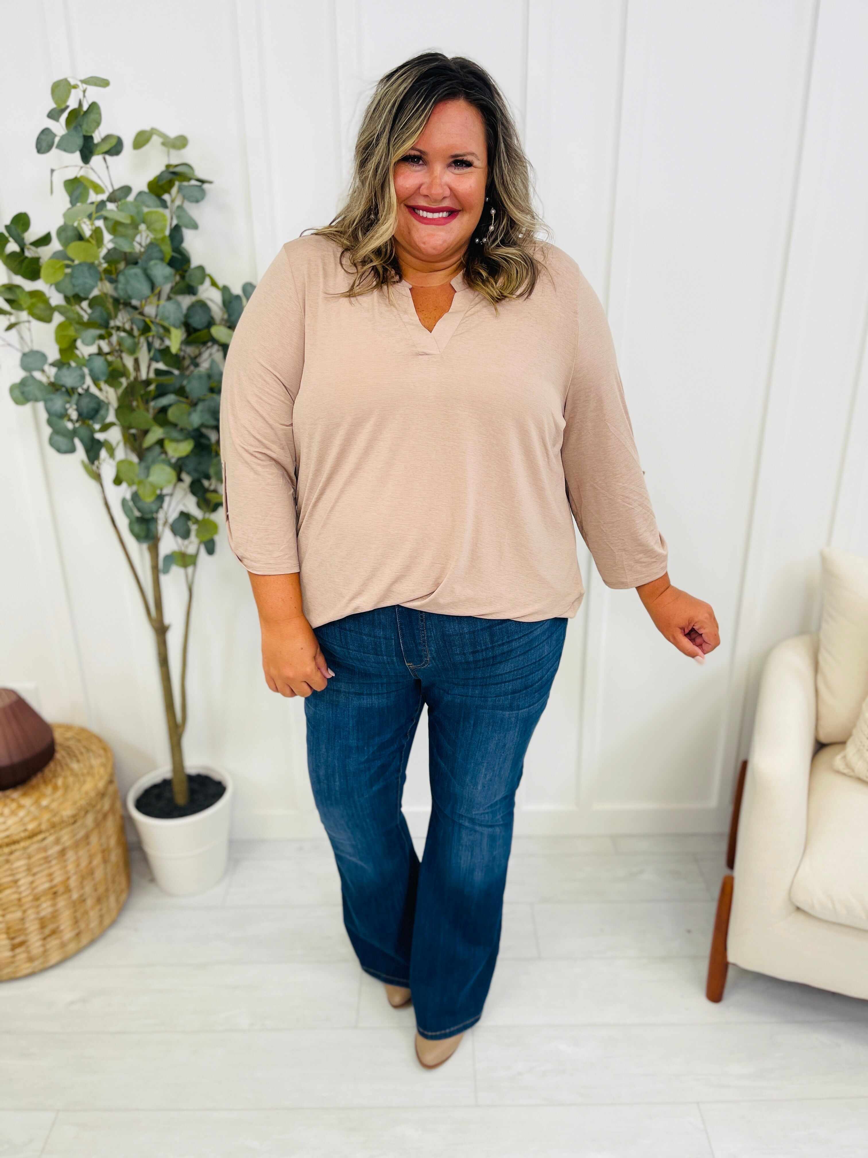 REG/CURVY Dream On Pull On Flare Jeans
