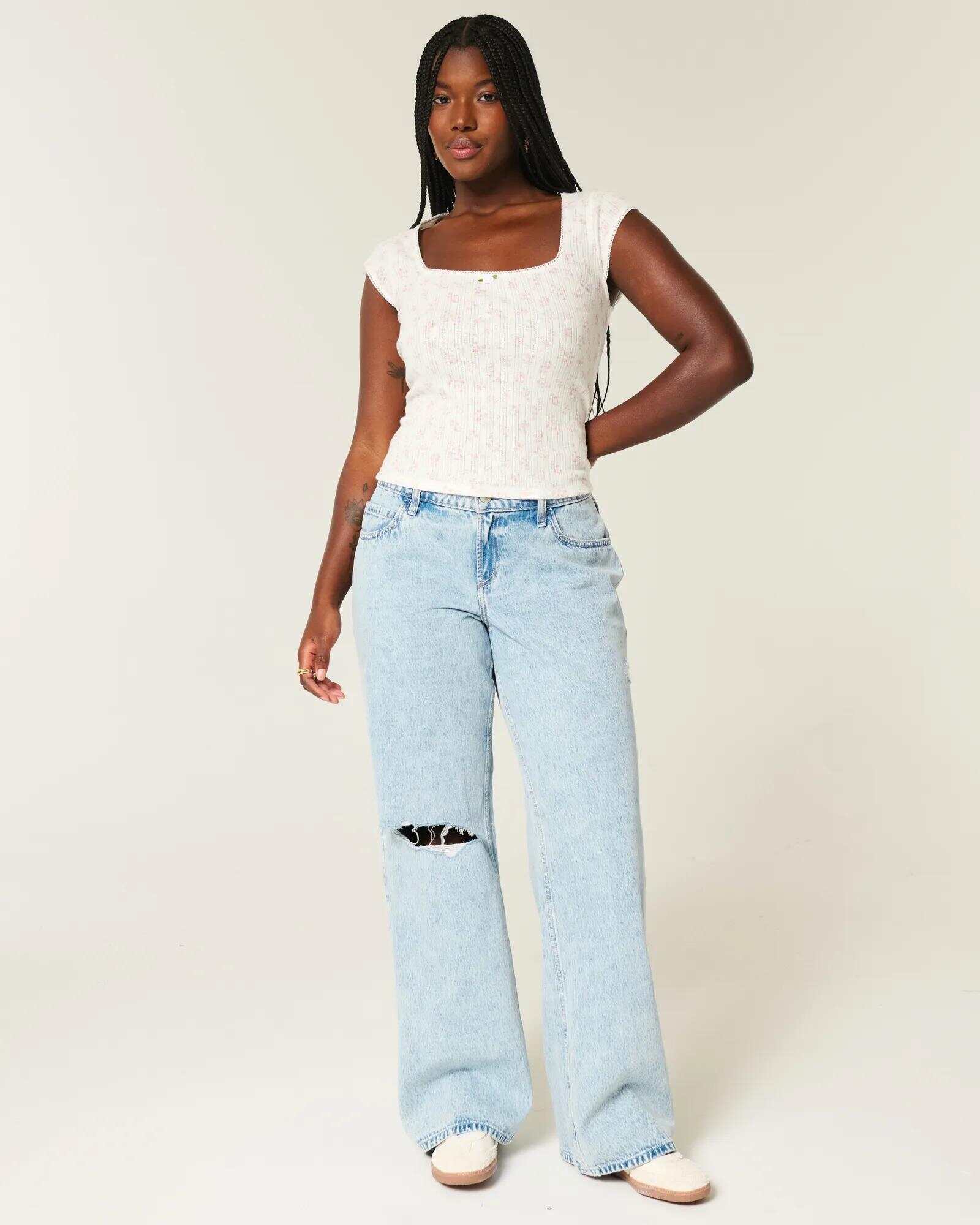 Curvy Low-Rise Light Wash Baggy Jeans