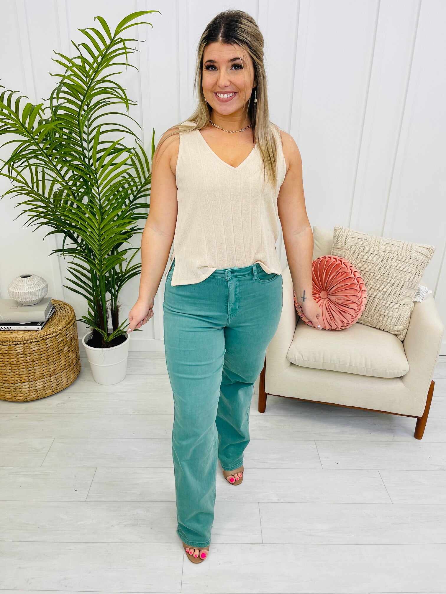 Reg/Curvy Make Waves Straight Jeans