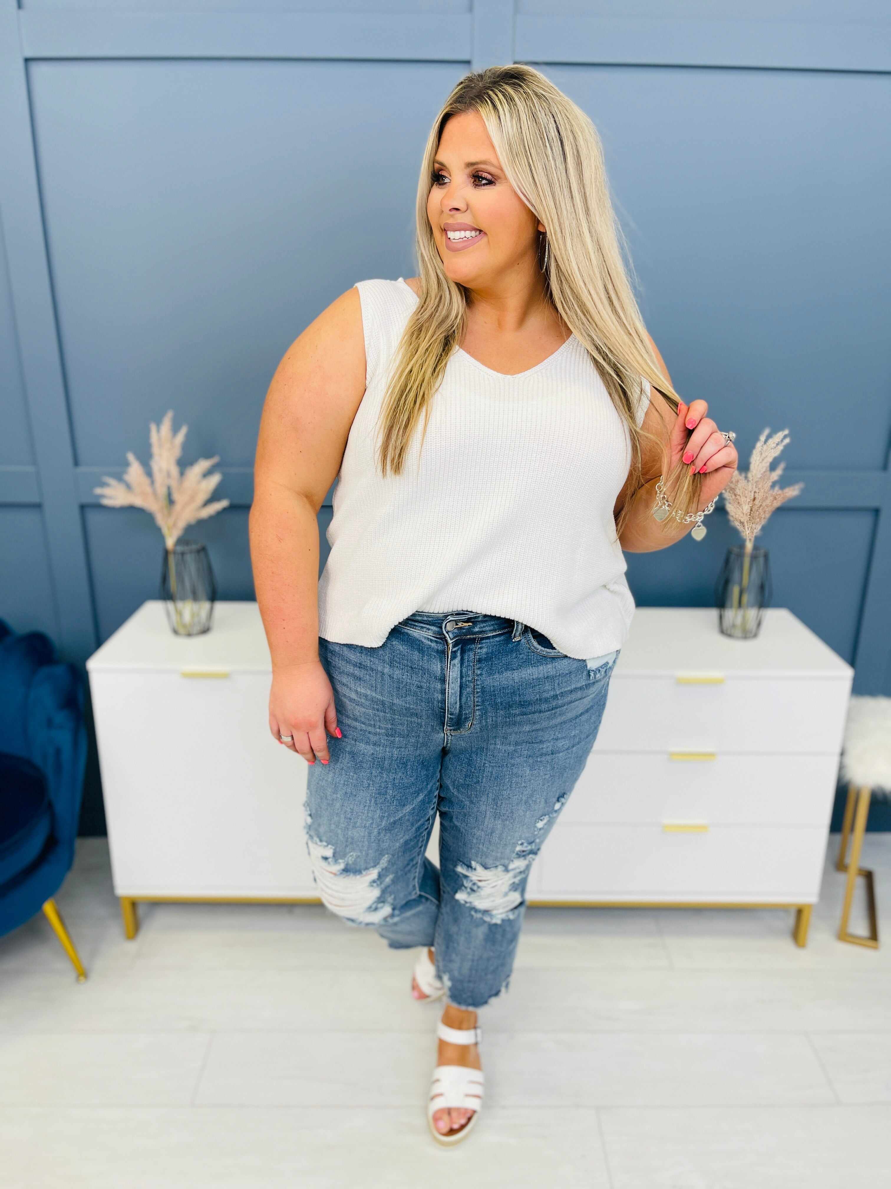 REG/CURVY Straight for the Heart Ankle Jeans