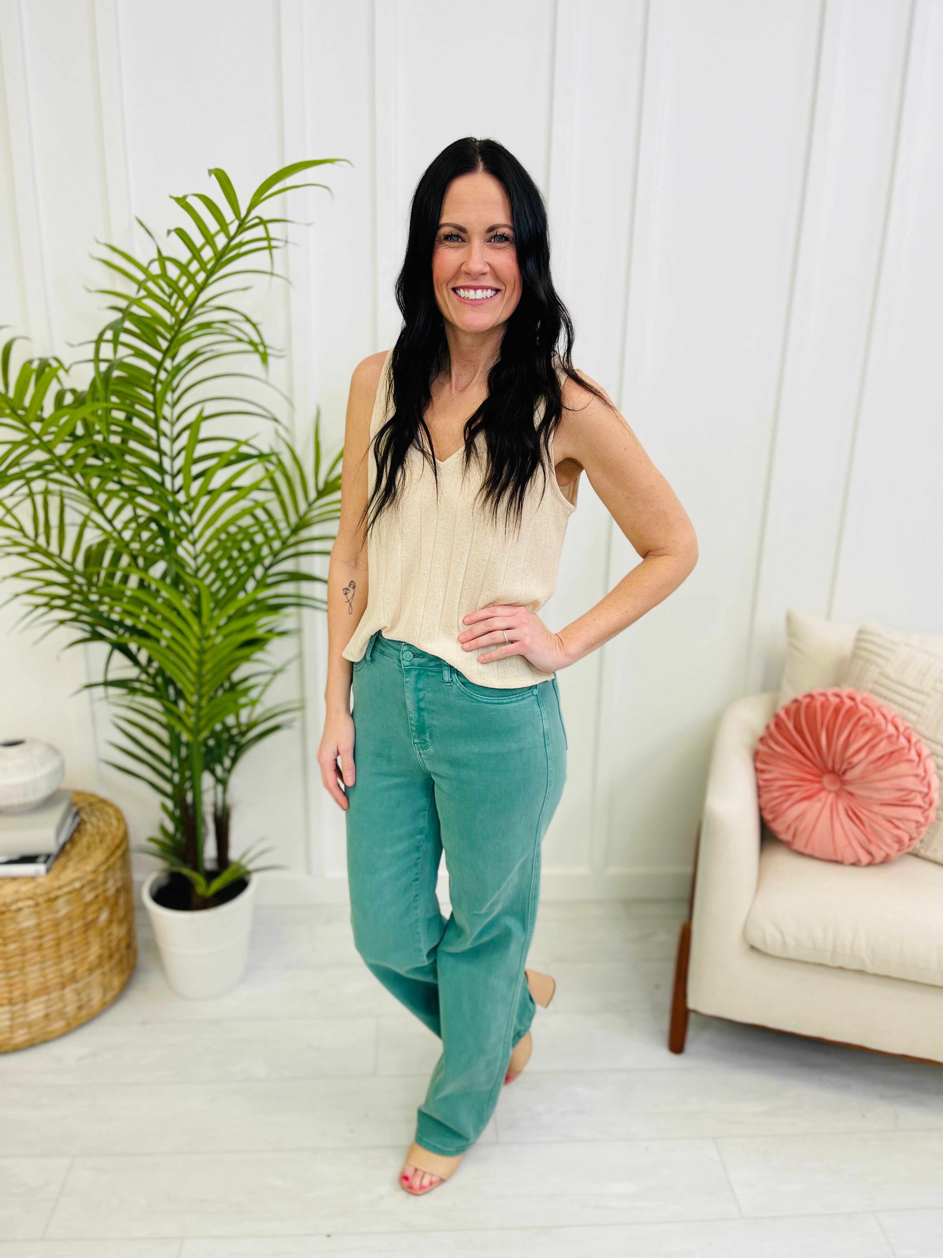 Reg/Curvy Make Waves Straight Jeans