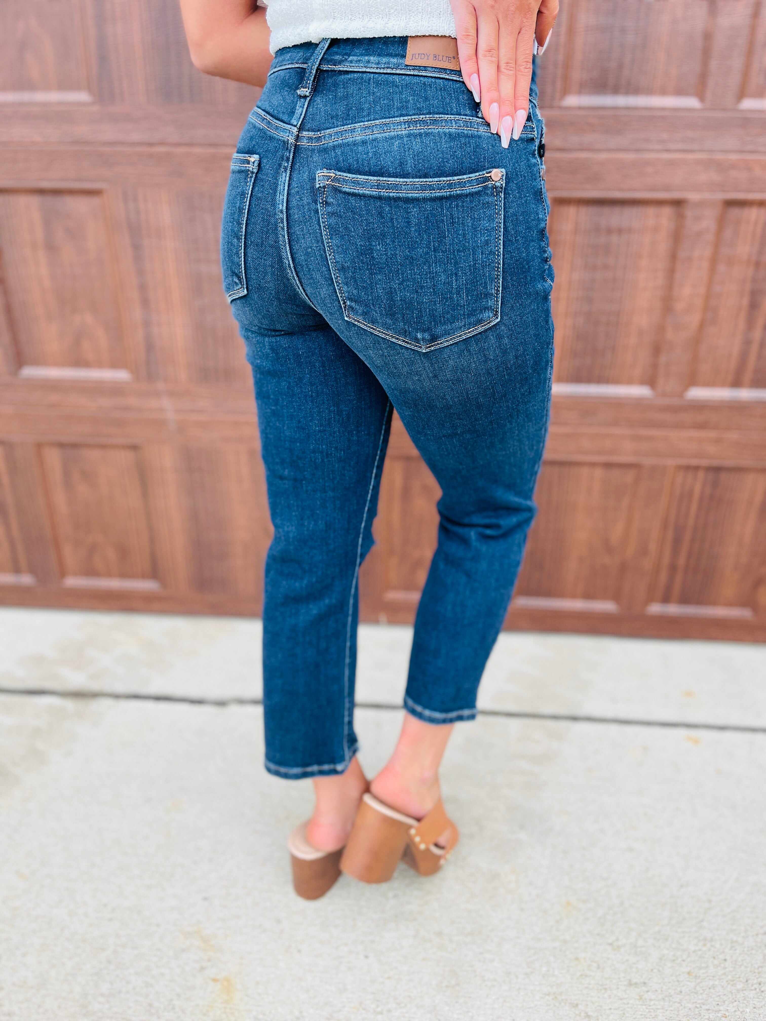REG/CURVY Can't Crop Me Straight Jeans