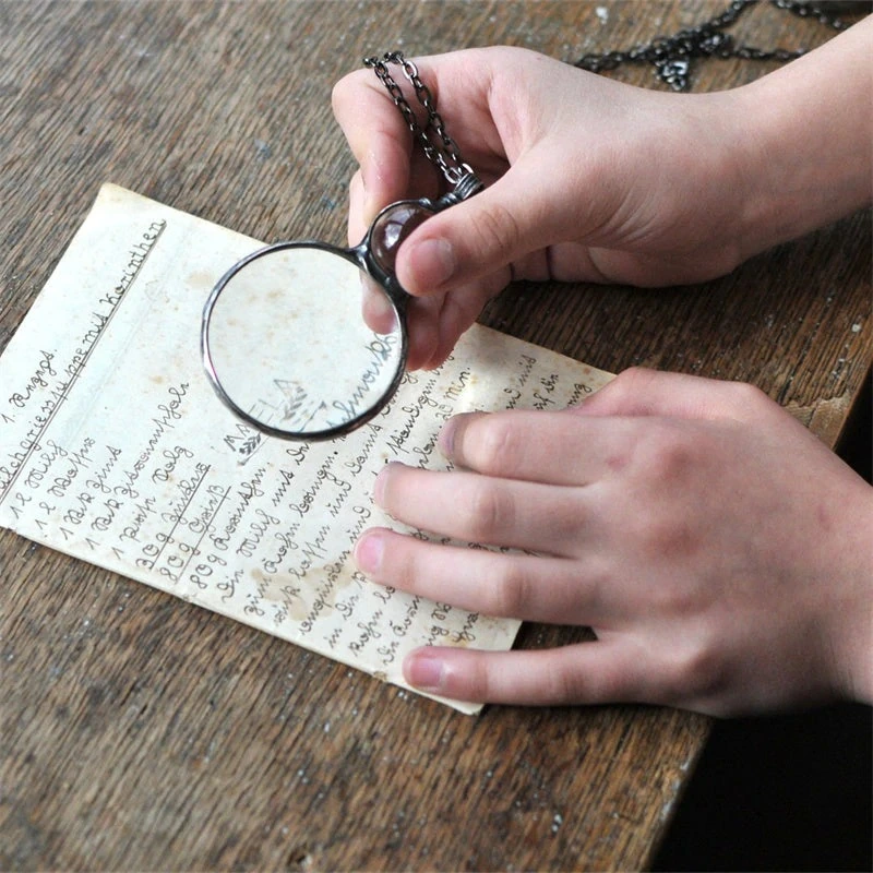 Grands Loupe Pendant Necklace Gift