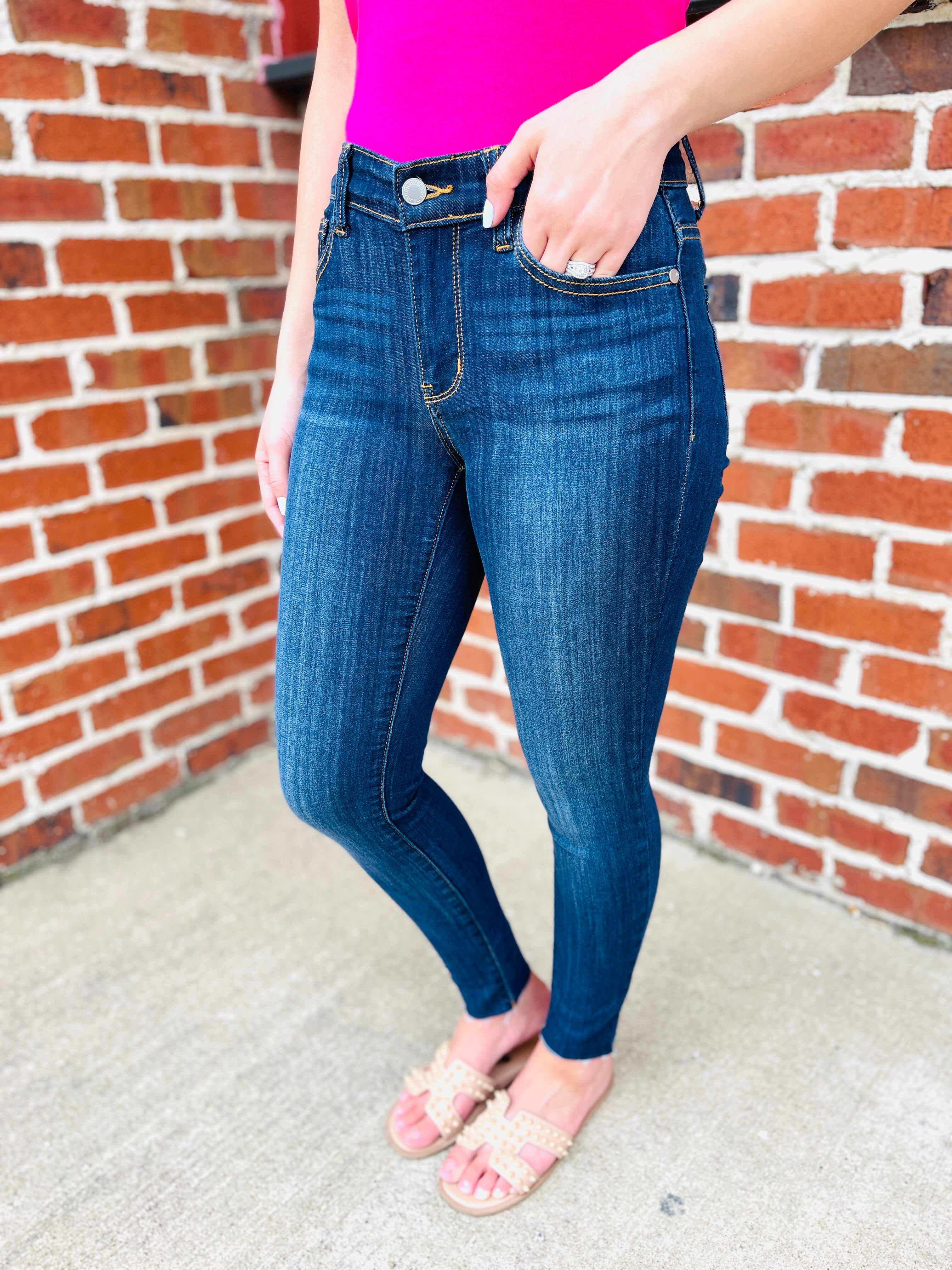 FIFTH RESTOCK! BEST SELLER!  Mid Rise REG/CURVY Work For The Weekend Skinny Jeans