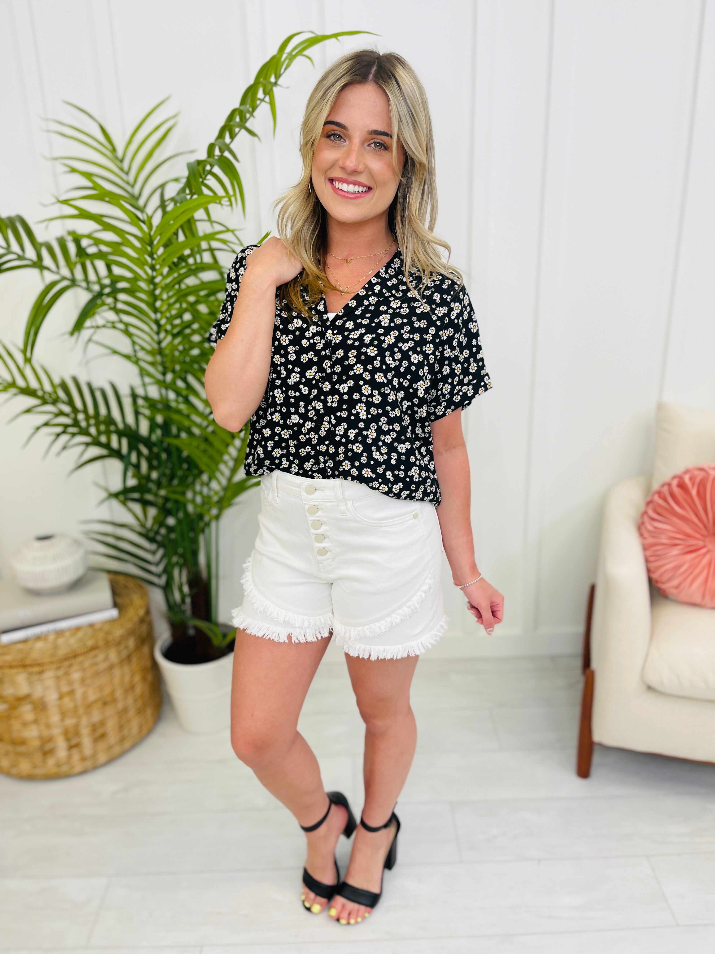 REG/CURVY Pretty Fly Tulip Hem Shorts