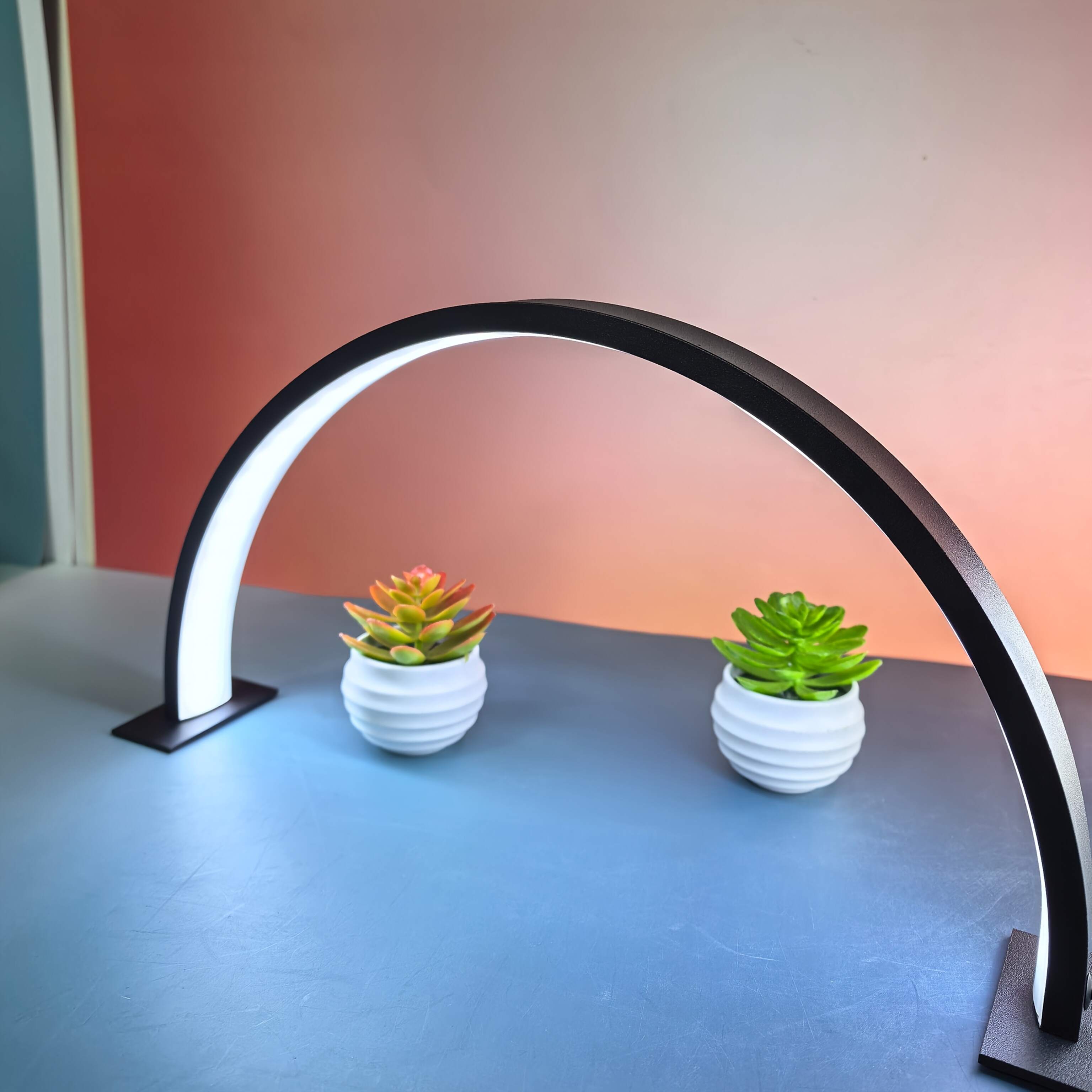 Adjustable LED Half-Moon Lamp, USB Powered, Three-Color Dimmable, Button Control, Arch-Shaped Desk Lamp, Suitable for Nail Salons, Eyelash Extensions And Craft Lighting