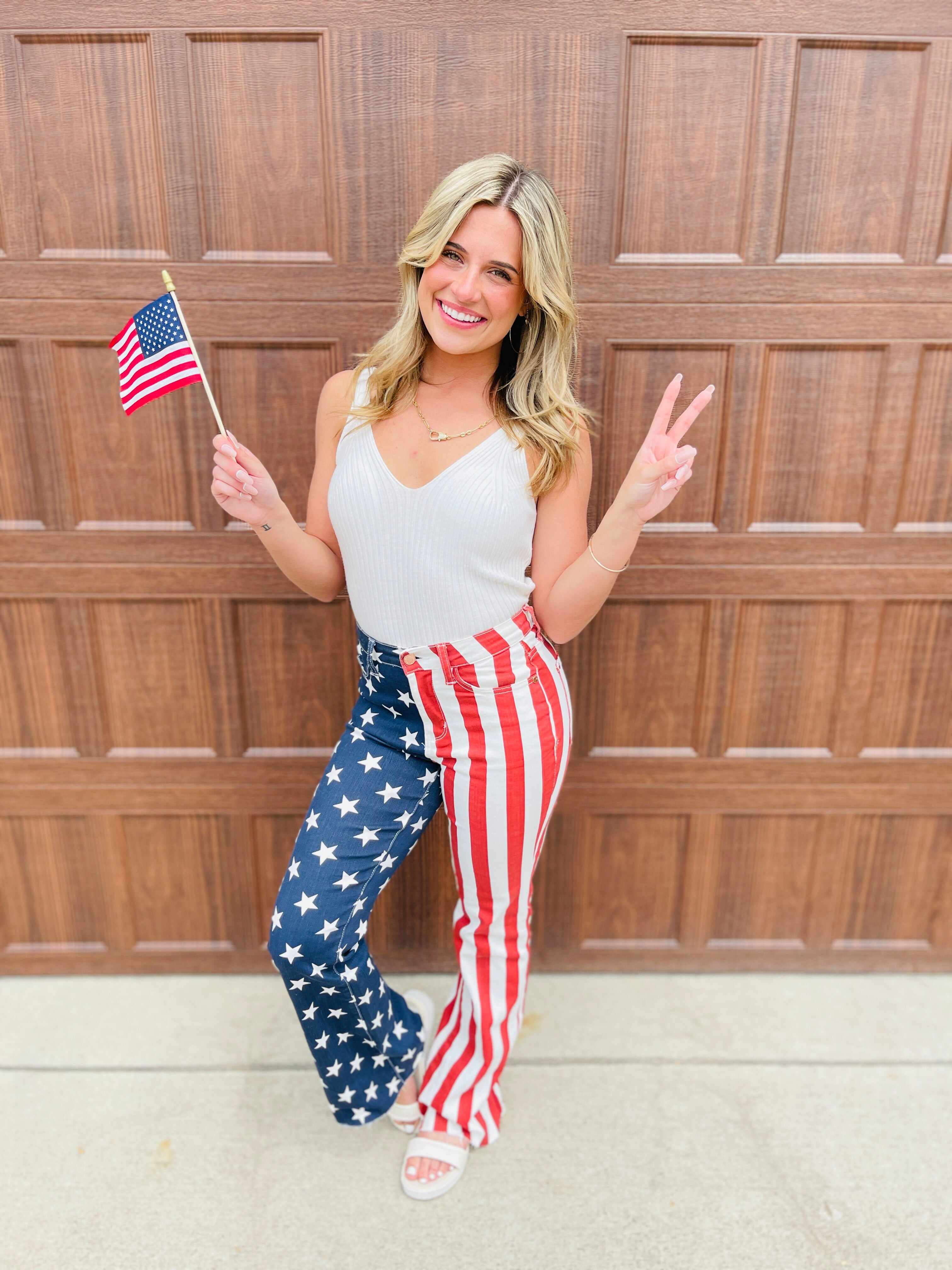 REG/CURVY Star Spangled Babe Flare Jeans