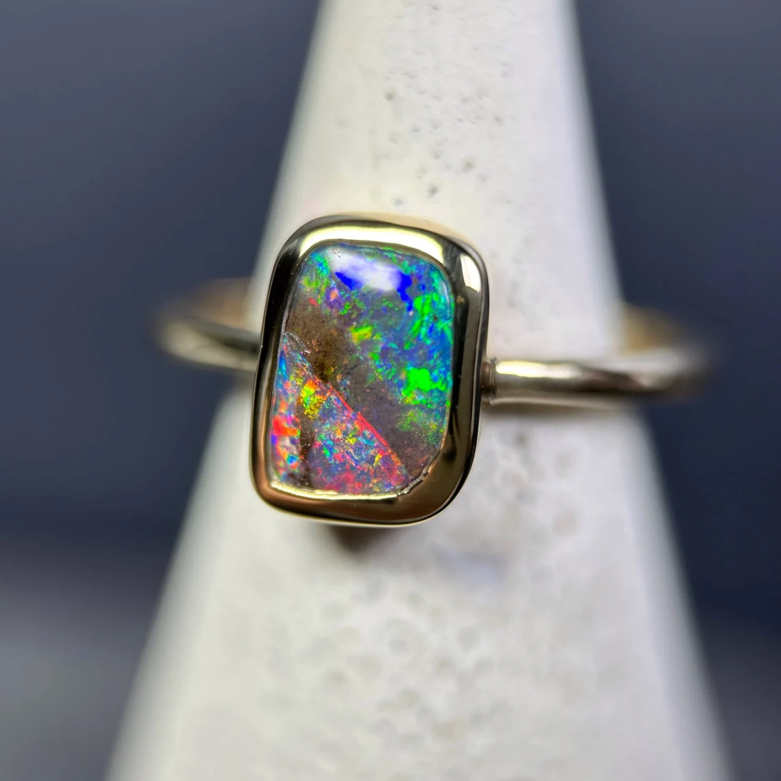 18ct Gold Boulder Opal Ring - US 7 1/2