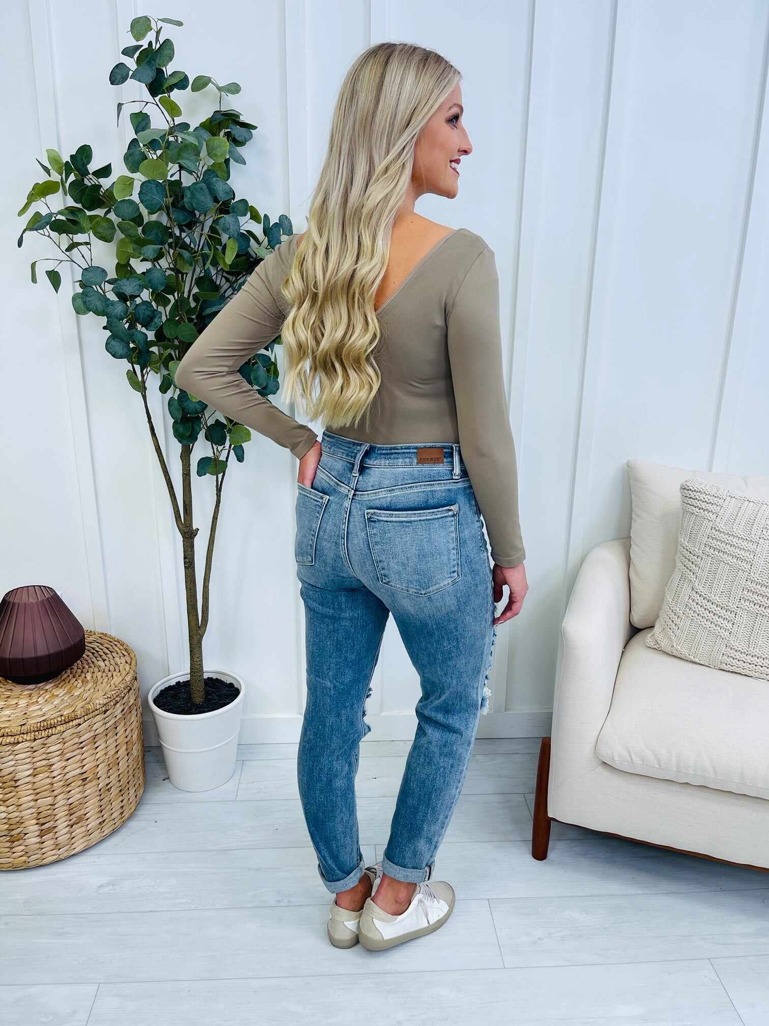 REG/CURVY Always On My Mind Midrise Boyfriend Jeans