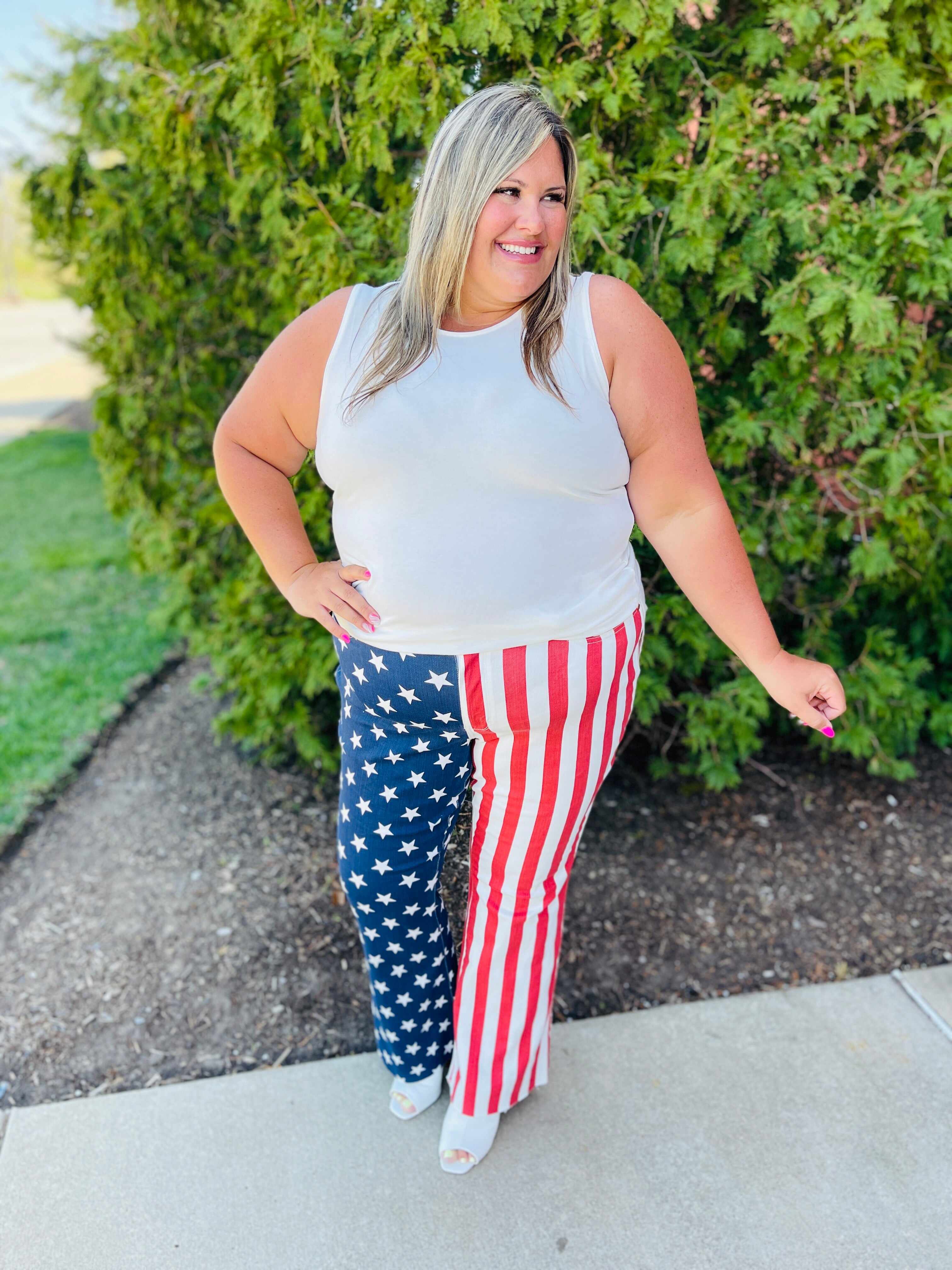 REG/CURVY Star Spangled Babe Flare Jeans