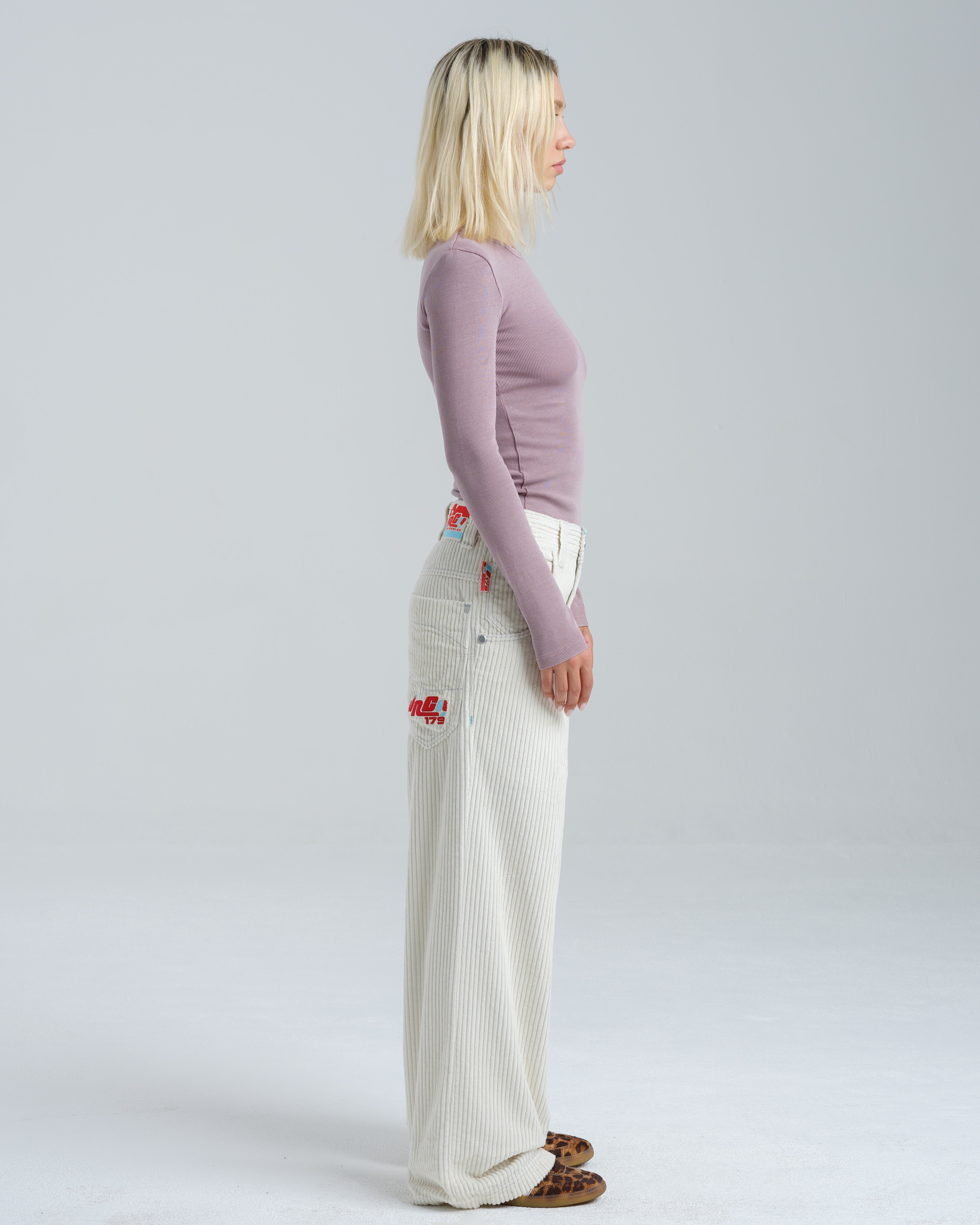 W1179 Easy Wide Pipes. 23