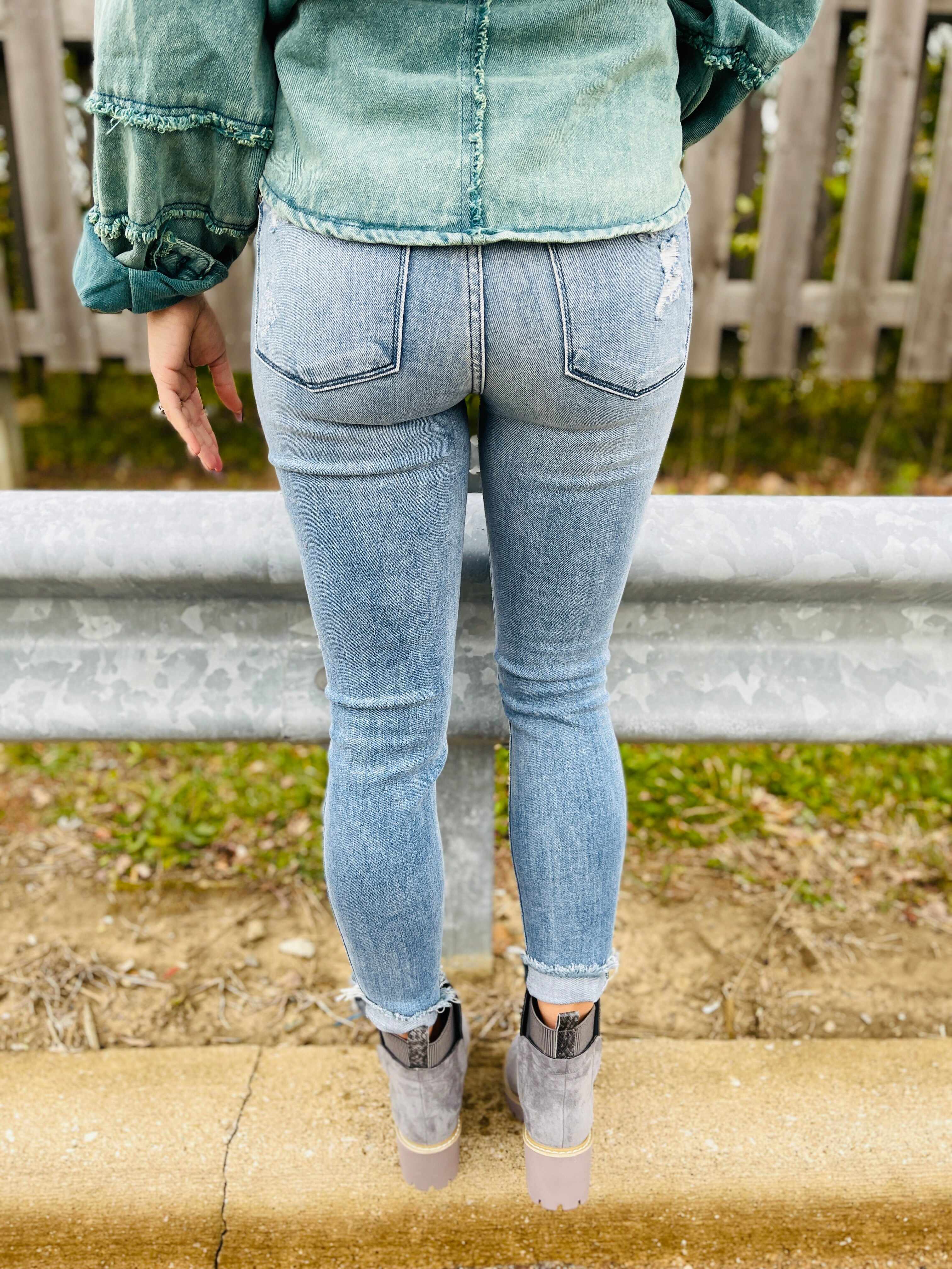 RESTOCK Plus/Reg Wildest Dreams Skinny Jeans