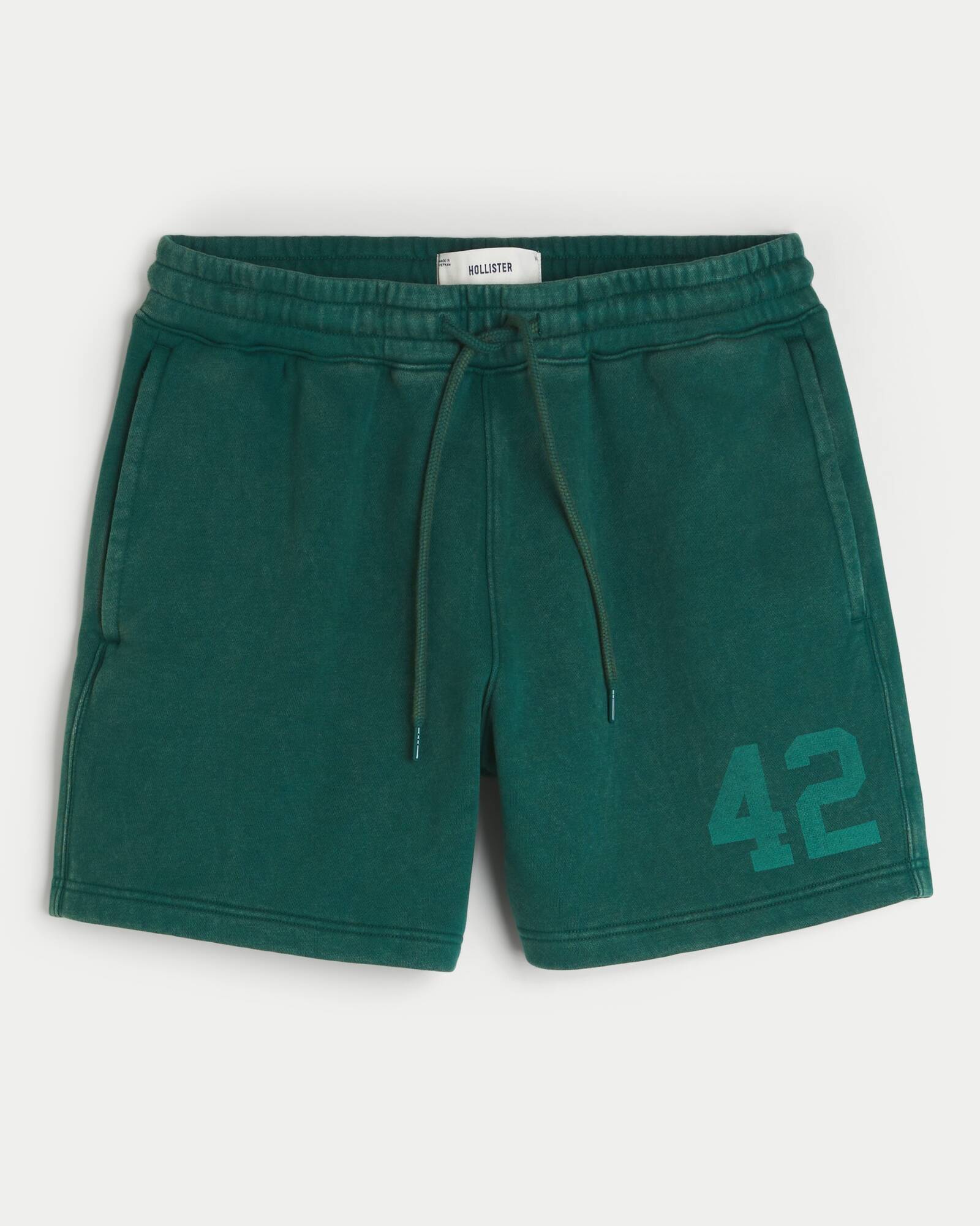 Mid-Thigh Camo Loose Fleece Shorts