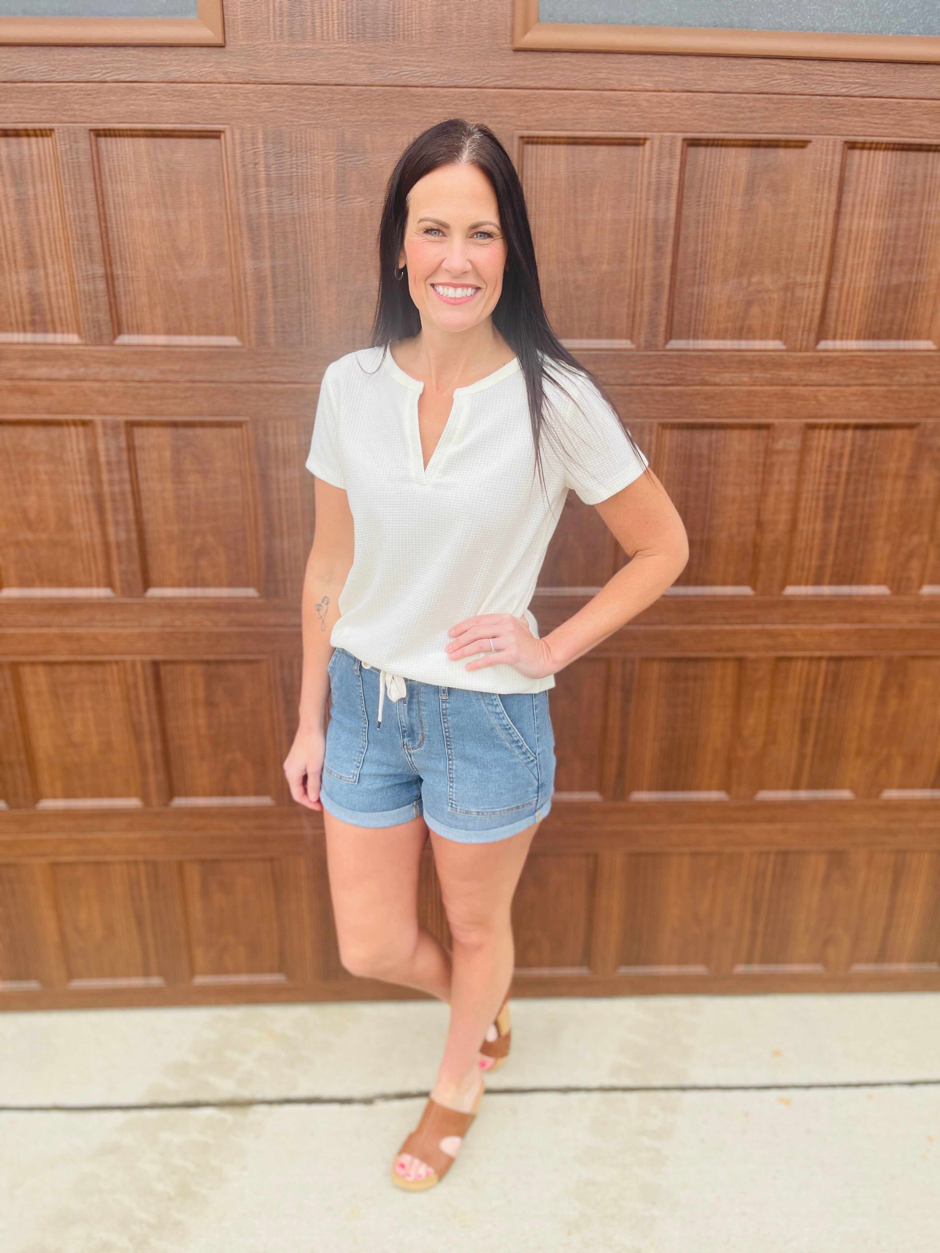 REG/CURVY Triple Threat Elastic Waist Band Denim Shorts