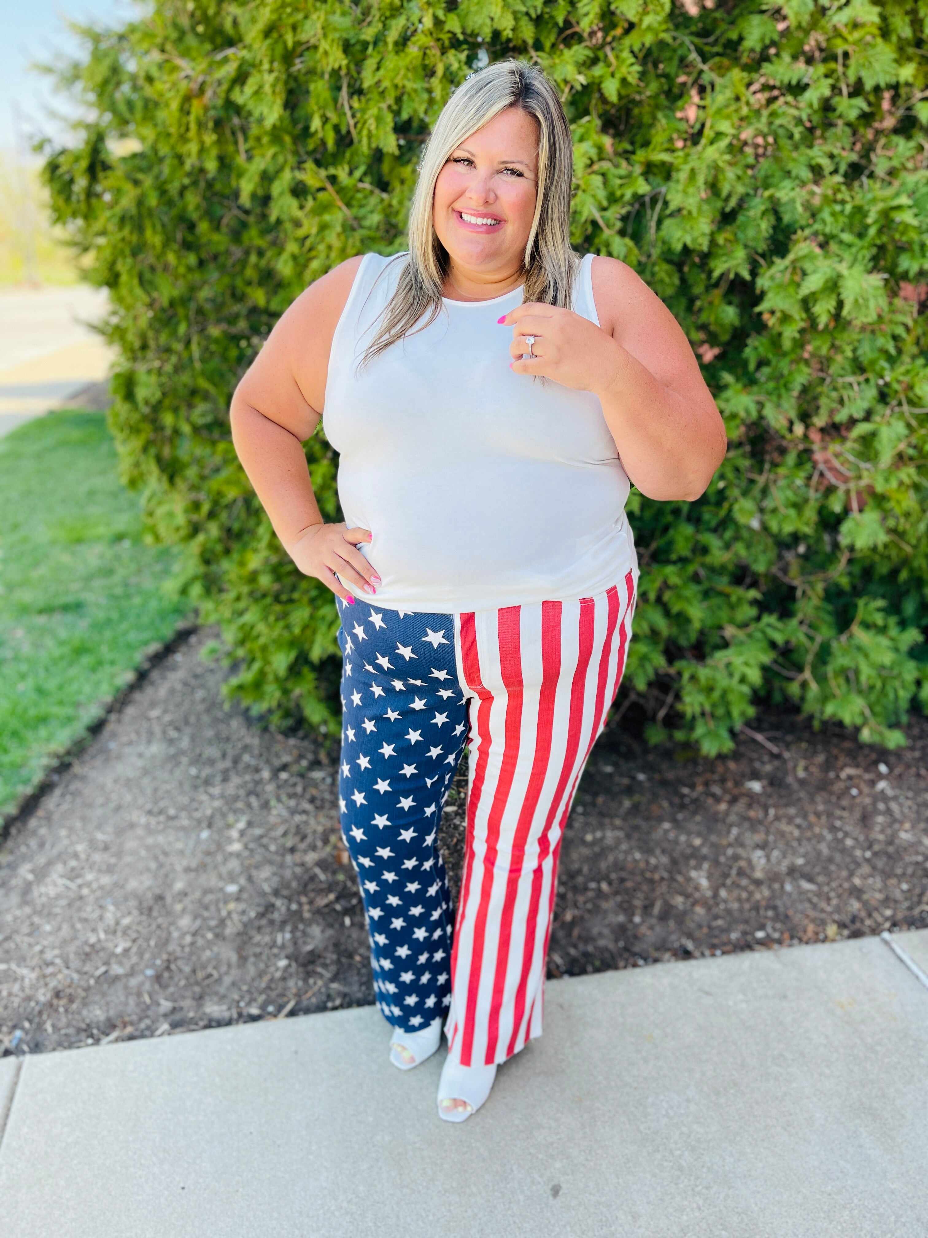 REG/CURVY Star Spangled Babe Flare Jeans